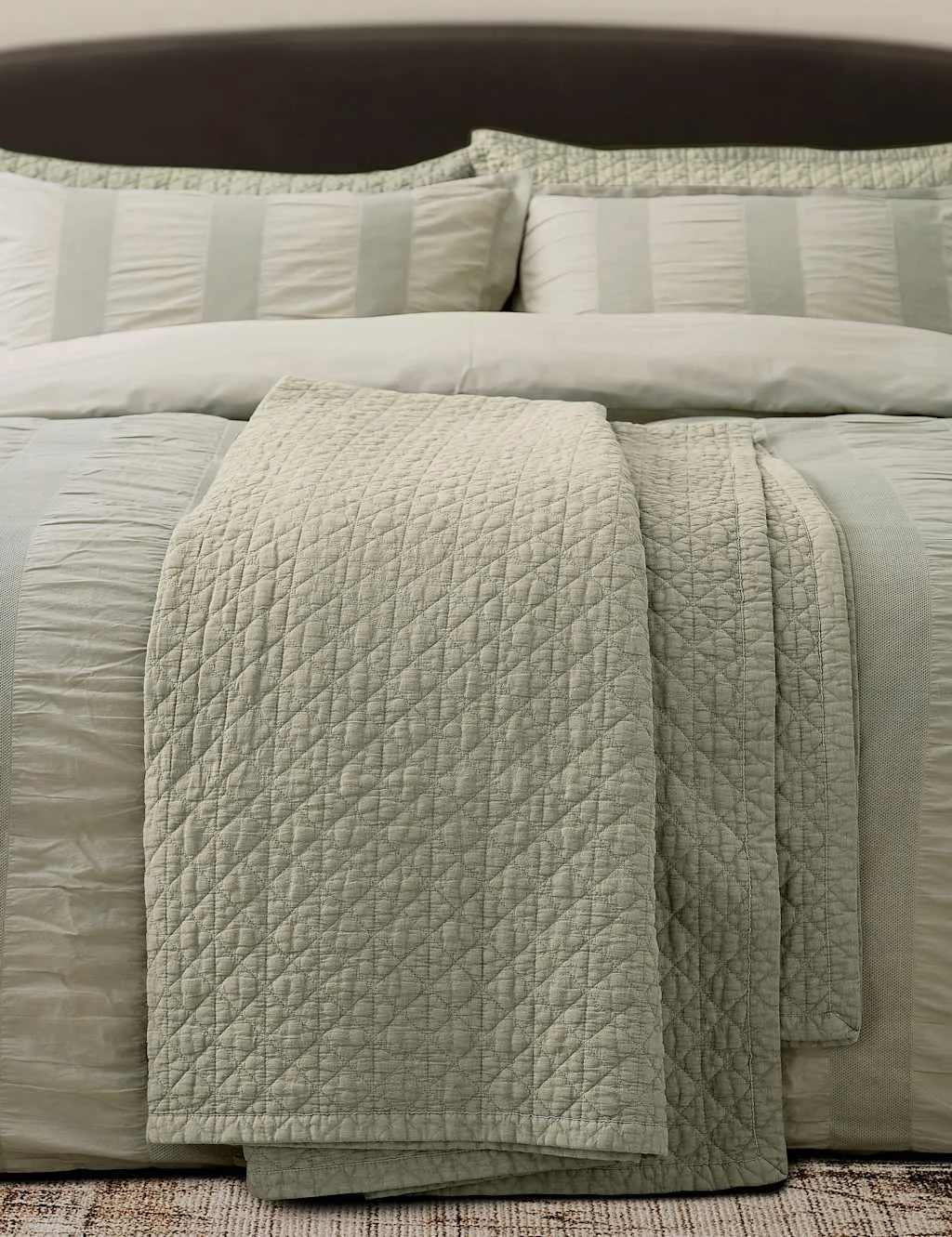 Bedeck of Belfast Pure Cotton Stonewashed Quilted Throw Green