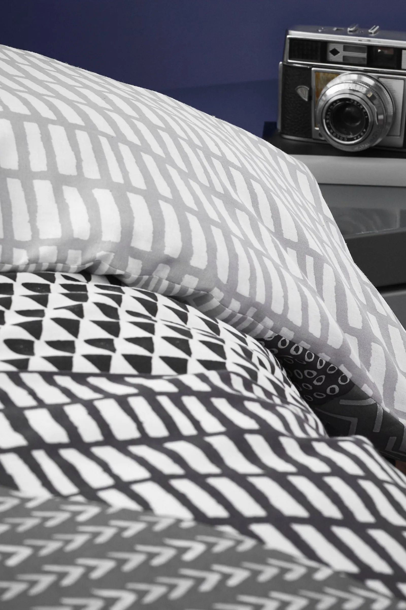 Catherine Lansfield 'Larsson Geo' Duvet Set in Grey 3