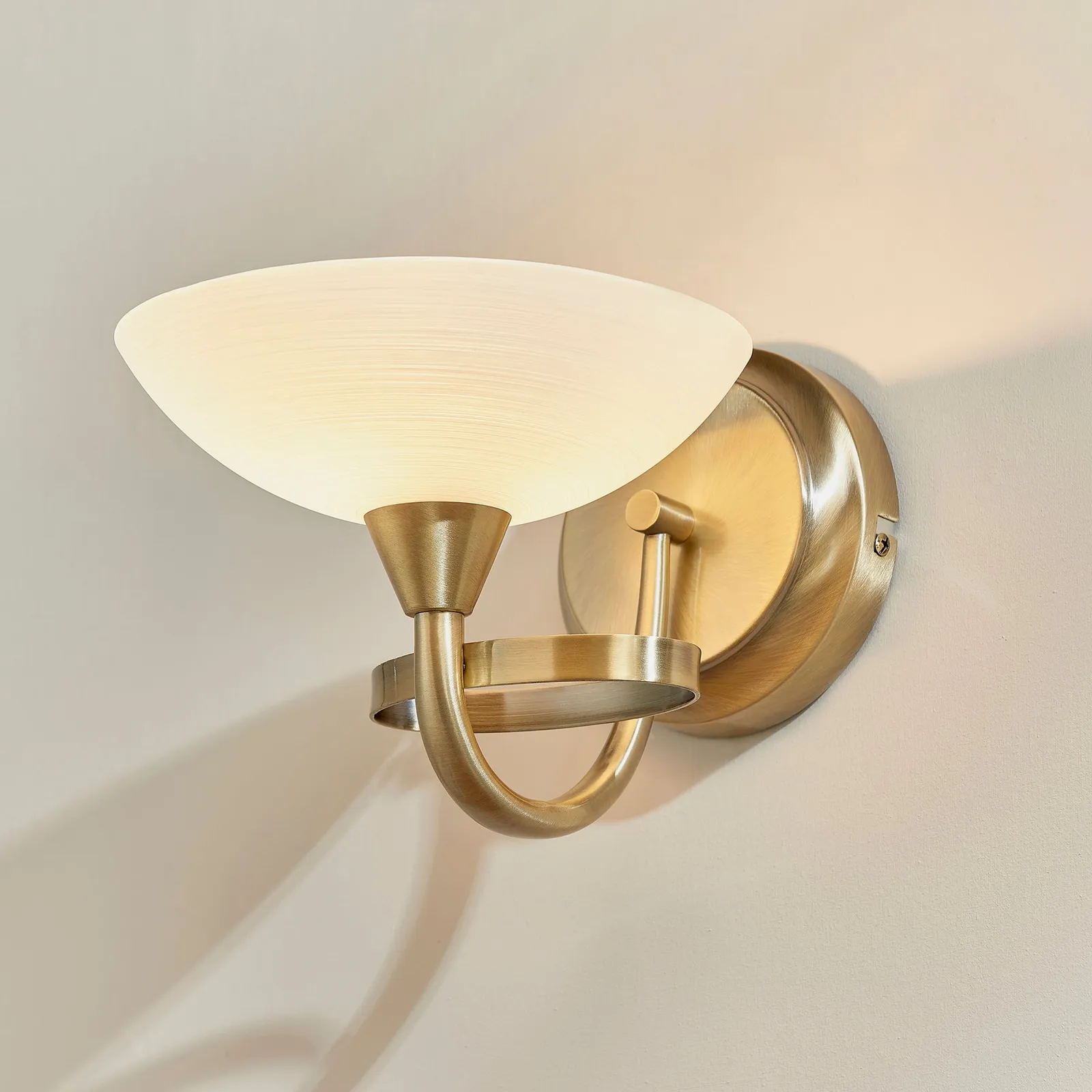 Vogue Cagney Wall Light 1