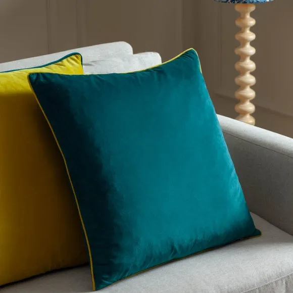 Furn. Square Cushion 1