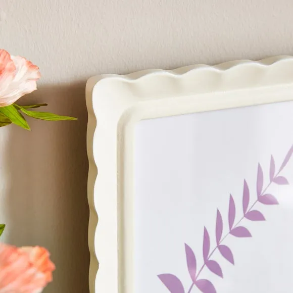 Scalloped Photo Frame 3