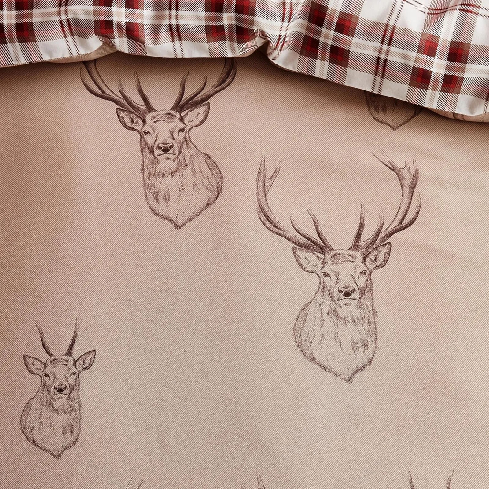 Catherine Lansfield Stag Duvet Cover Set in Beige 3