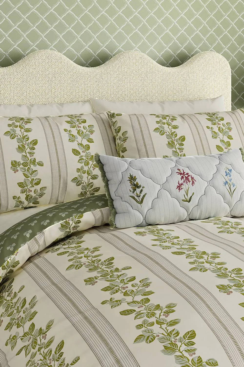 Sanderson 'Cobnut Stripe' Cotton Duvet Cover Set in Green 2