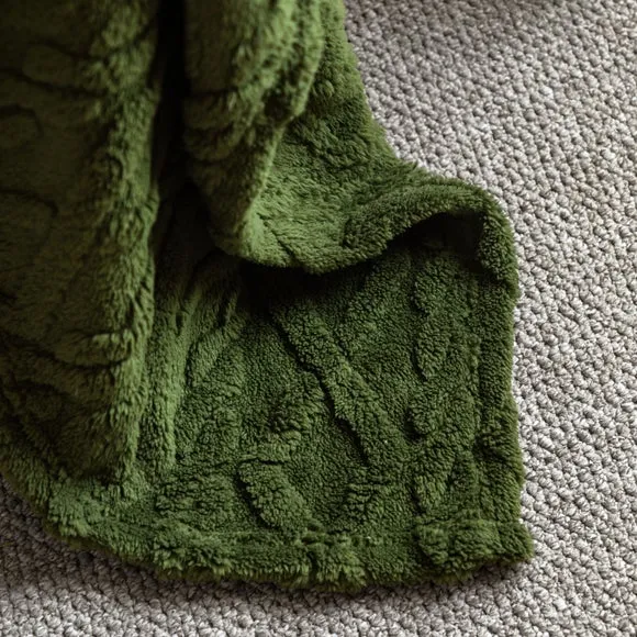 Forest Cable Stitched Throw Blanket 2