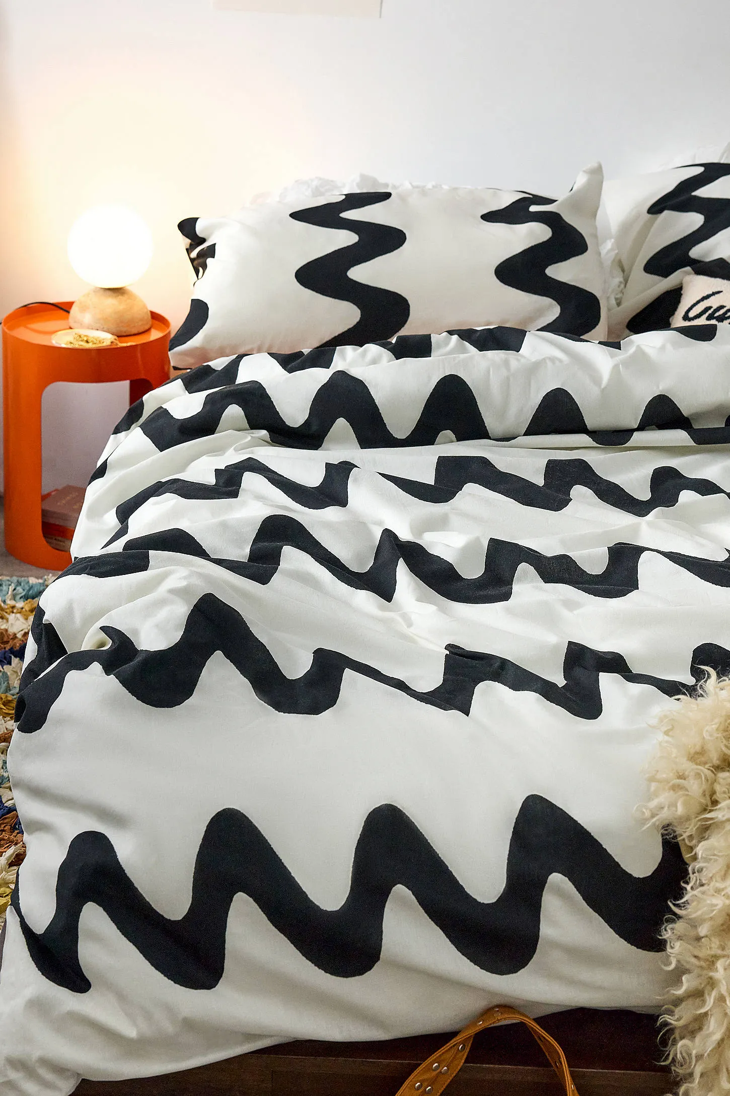 Big Wave Duvet Set - Black/White 3