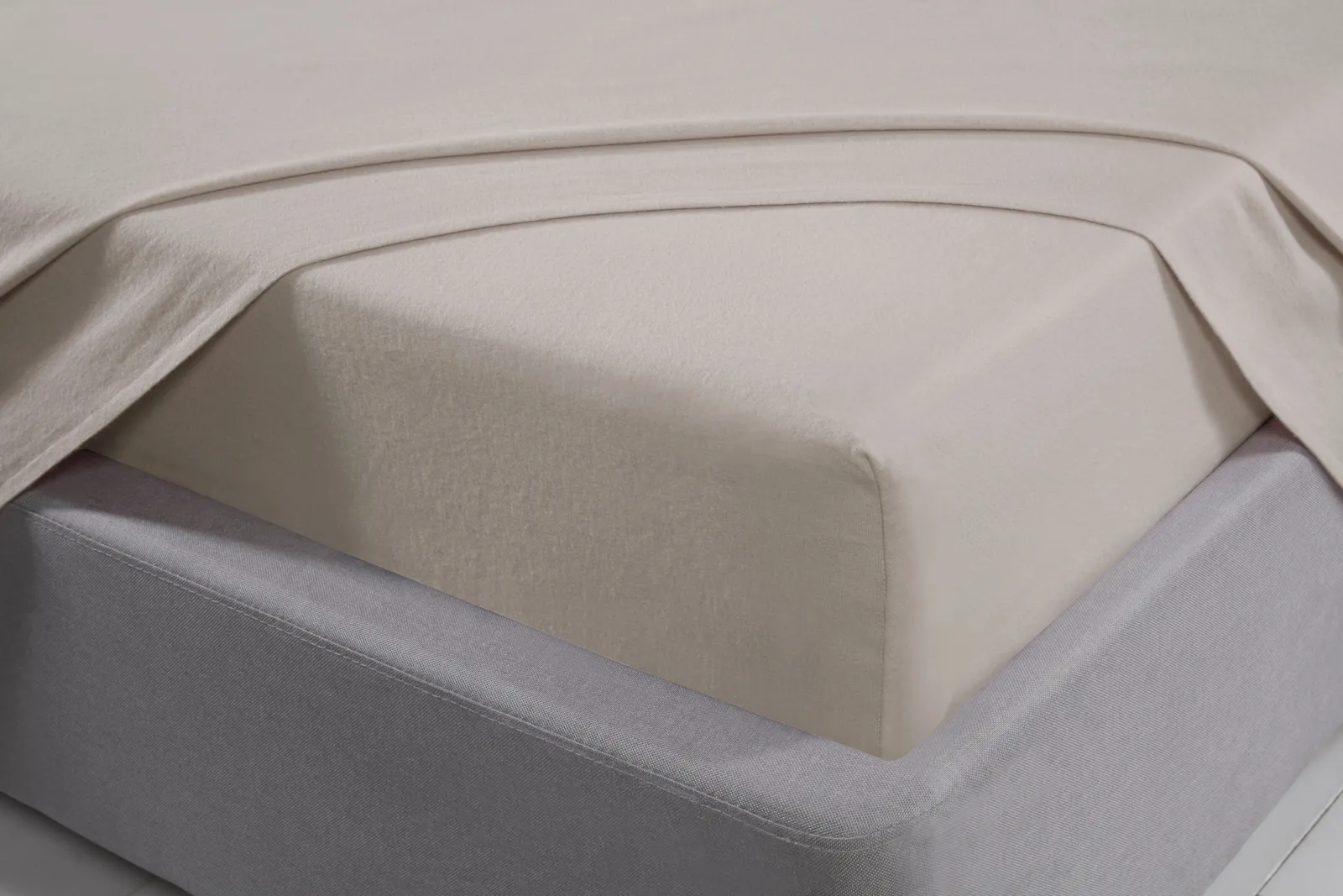 Smart Living Brushed Cotton Bed Linen Fitted Bedsheet or Pillowcase Pair Non Iron in Cream 3