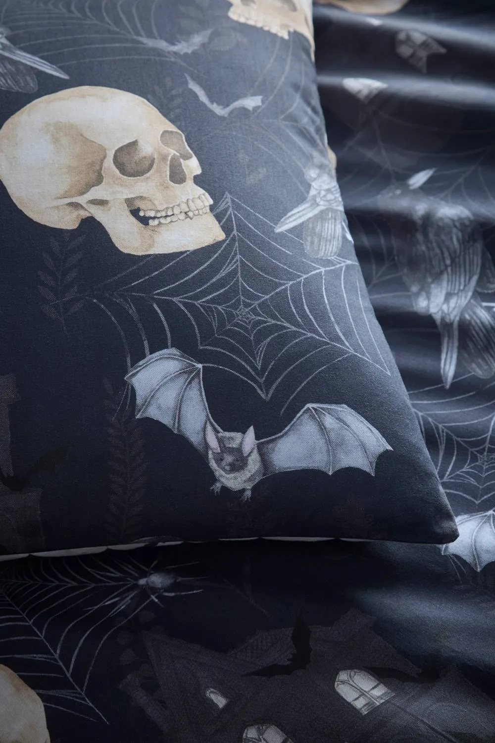 Fusion 'Gothic Skulls' Halloween Inspired Duvet Cover Set in Black 3