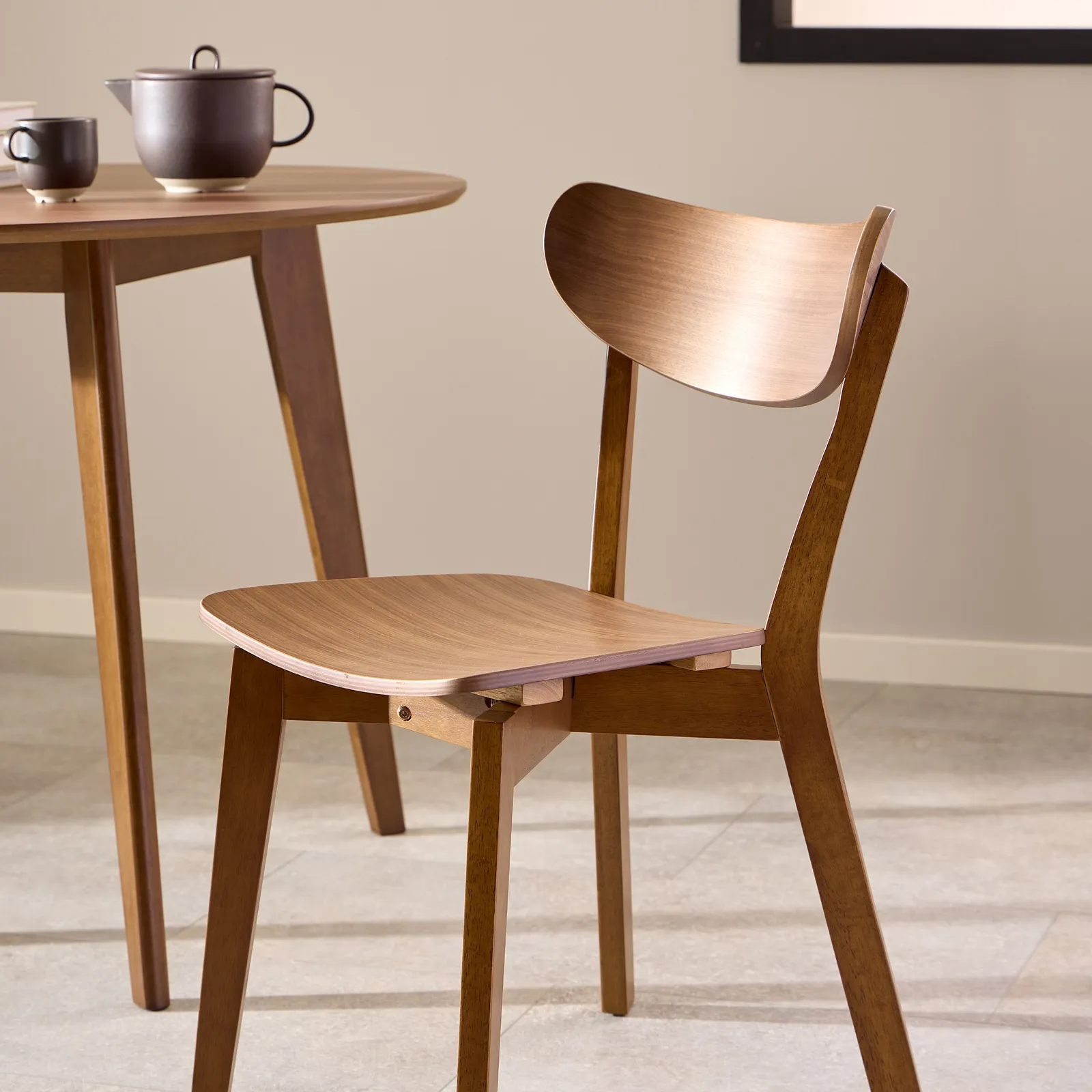 Furniture To Go Roxby Round Dining Table in Walnut 105x76cm 5