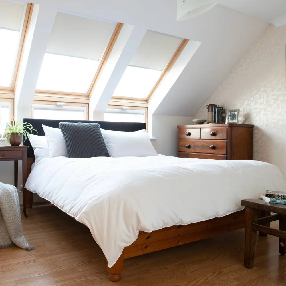 The Lyndon Company Hotel Goose Feather & Down 10.5 Tog All Year Round Duvet in White 2