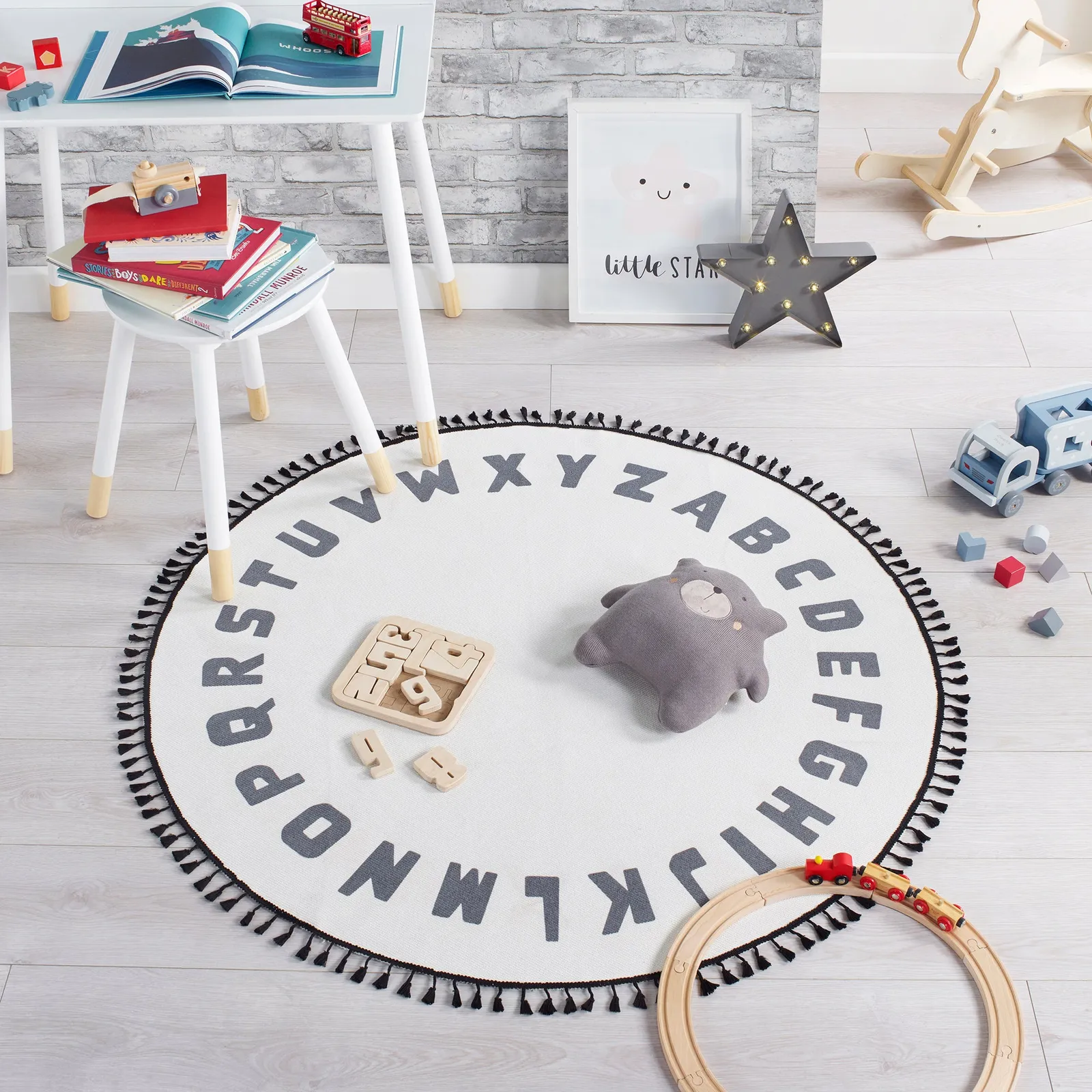 Alphabet Washable Circle Rug Black and white