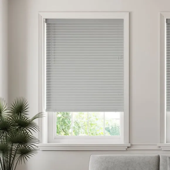 Room Darkening Venetian Blind 1