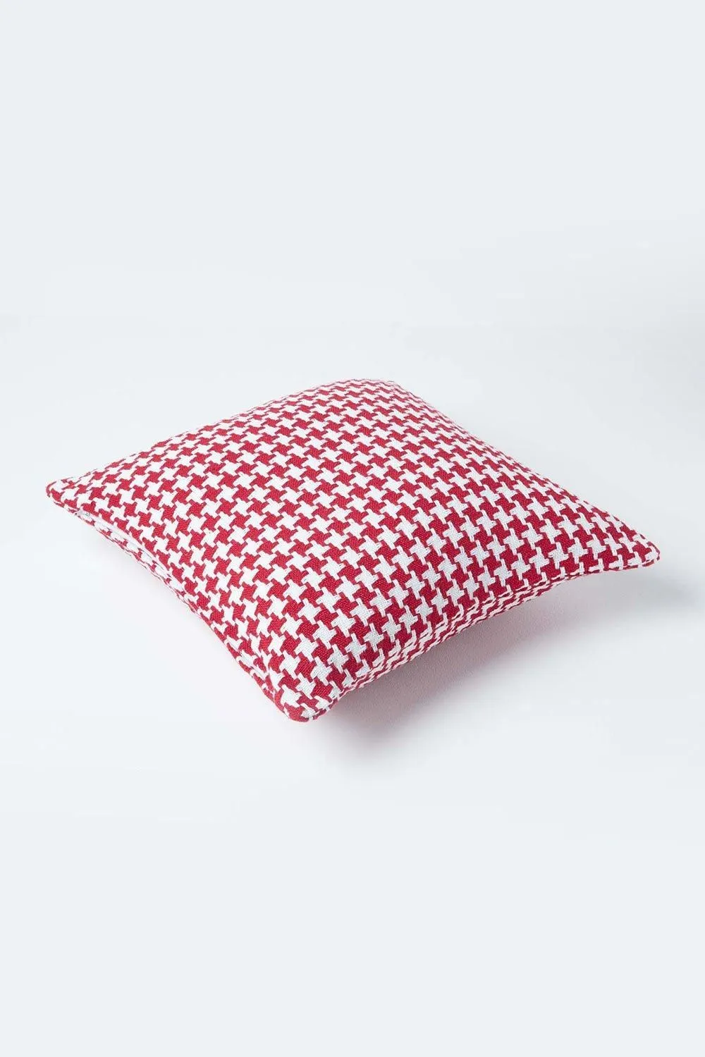 Homescapes Houndstooth 100% Cotton Cushion Cover in Red 3