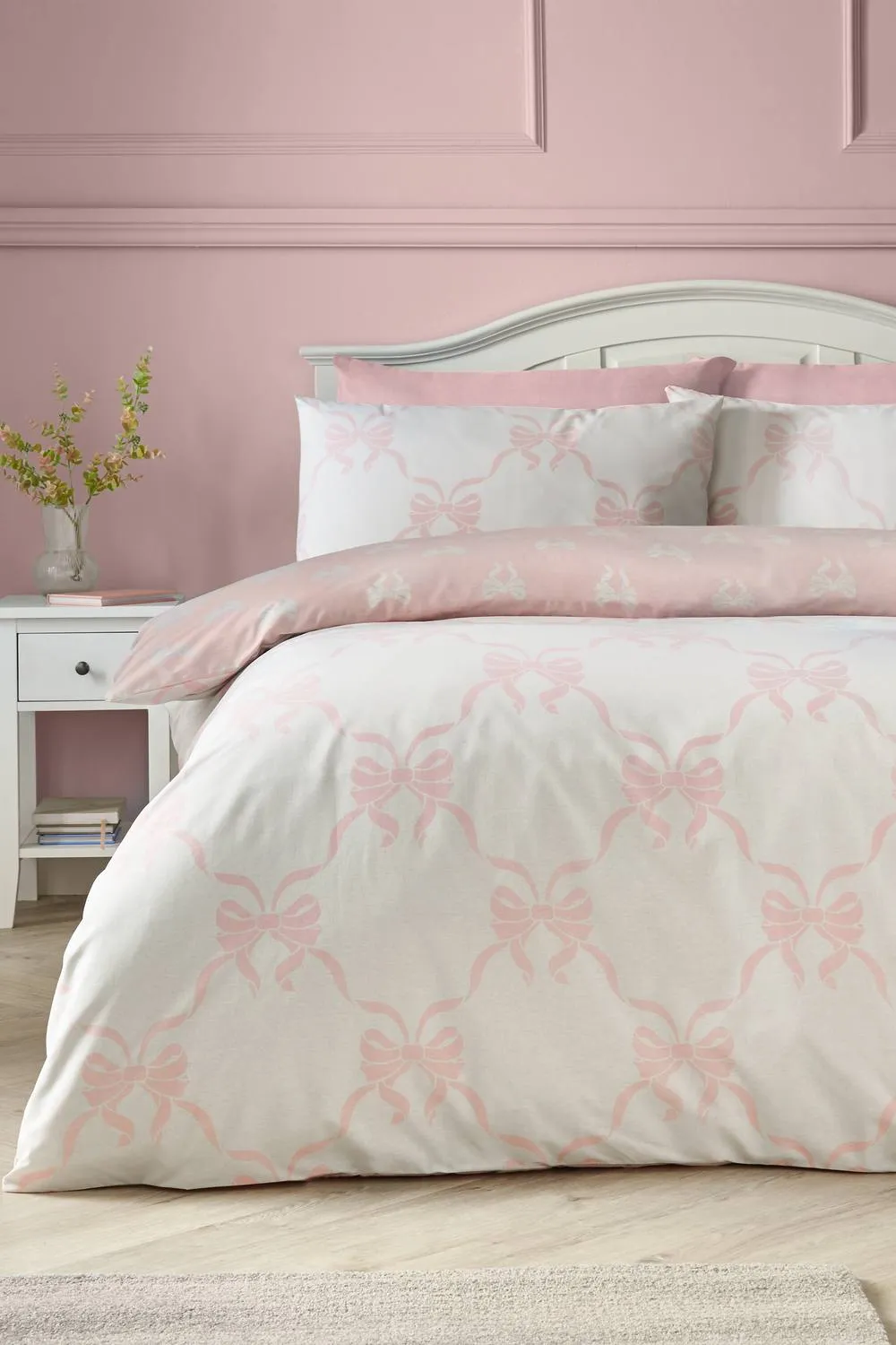 Catherine Lansfield Pretty Bows Reversible Duvet Cover Set in Pink
