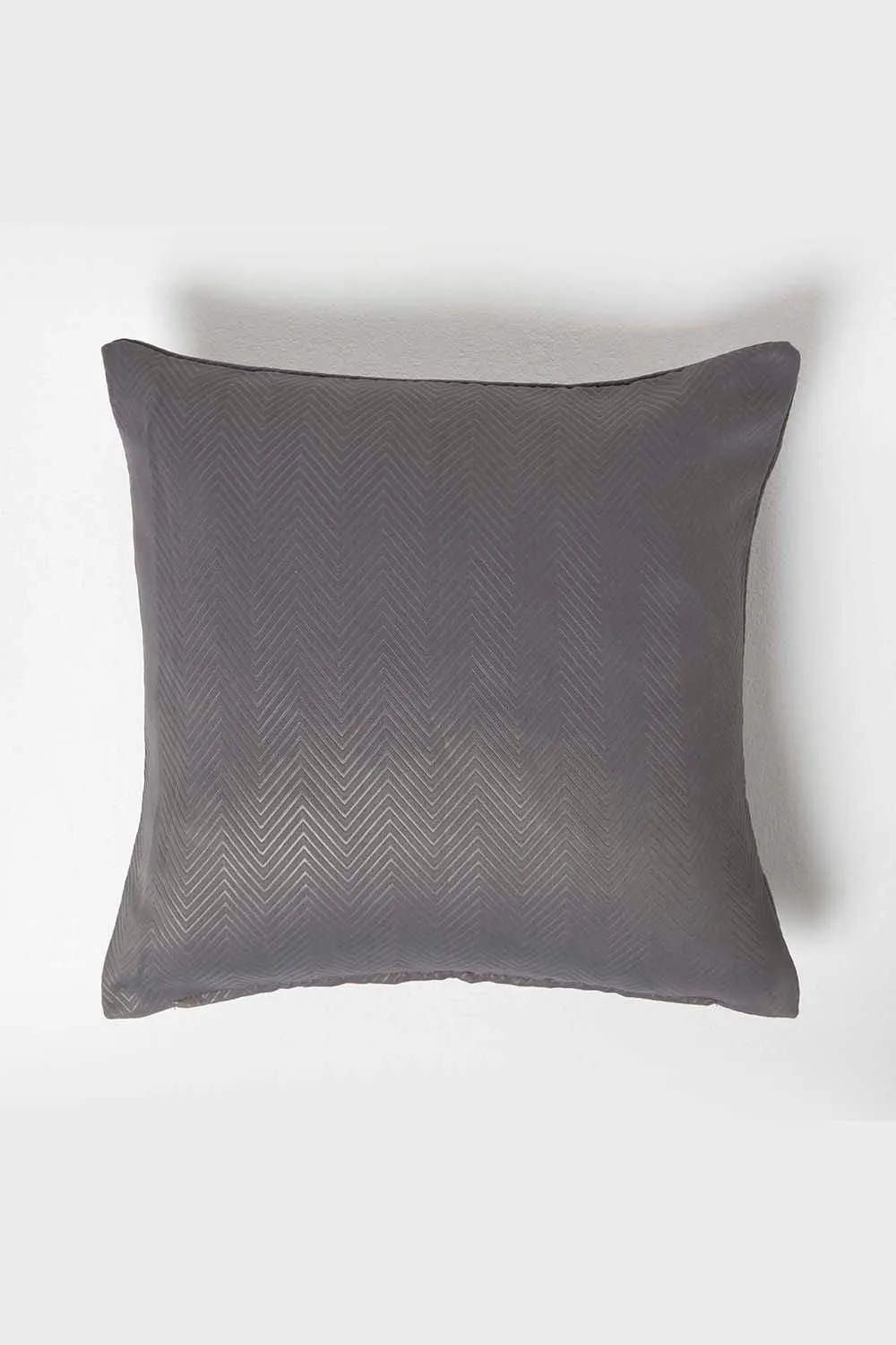 Homescapes Herringbone Cushion Cover in Dark Grey 1