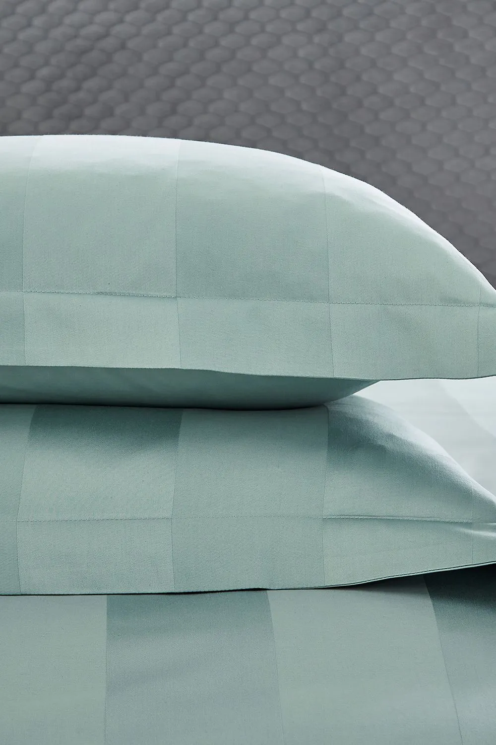 1951 'Serra' Luxury Satin Stripe 250 Thread Count Sateen Duvet Cover Set in Green 5