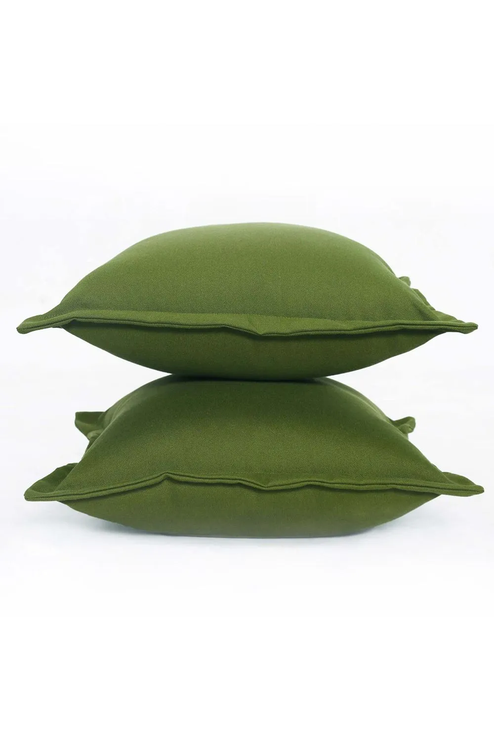 Homescapes Luxury Waterproof Plain Outdoor Cushion 45 x 45 cm, Set of 2 in Green 3