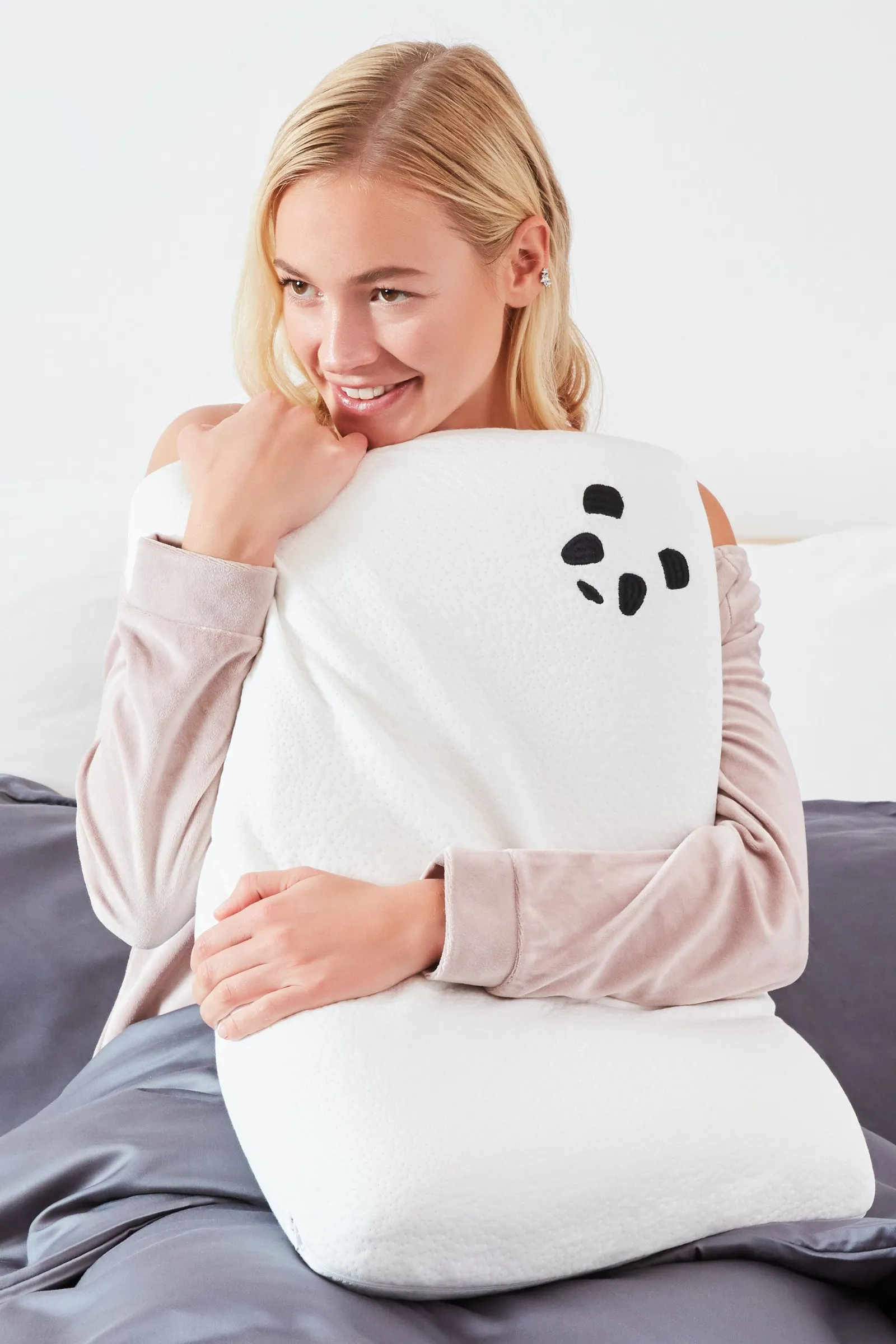 Panda London Memory Foam Bamboo Pillow in White 5