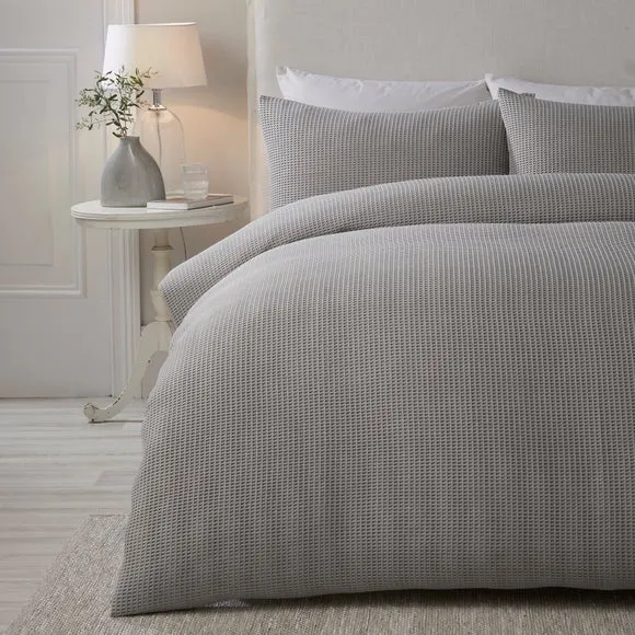 Serene Lindly Duvet Cover and Pillowcase Set 1