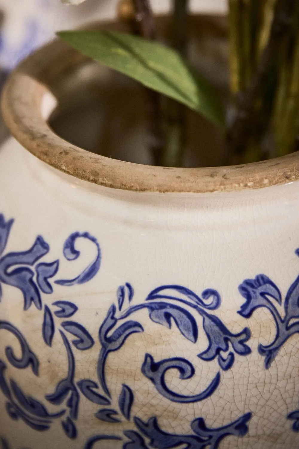Dibor Set of 2 Vintage Luxury Solene Blue Botanical Flower Urn Vase in Cream 3