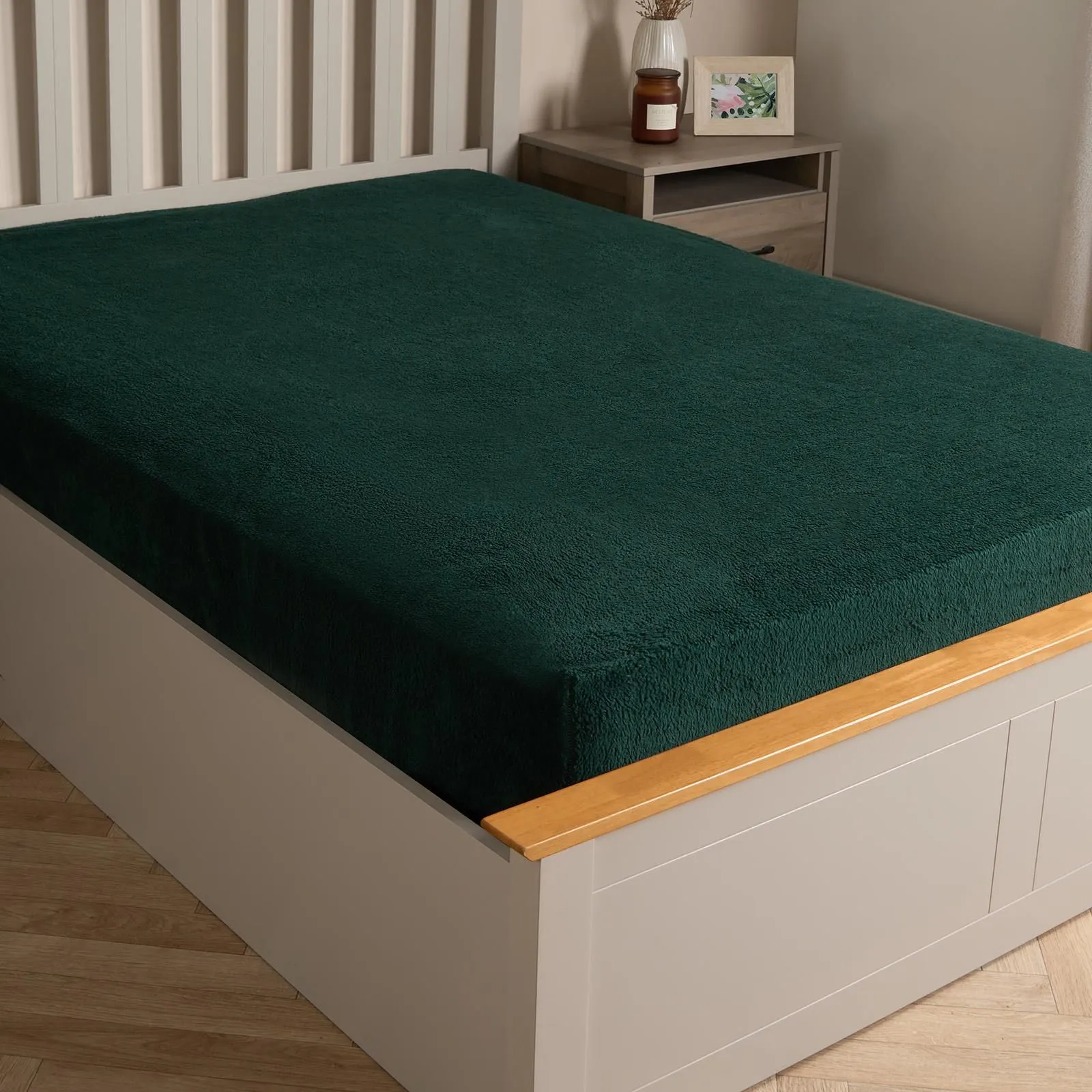 OHS Teddy Fleece Thermal Fitted Bed Sheet in Green | Size: Single Fitted