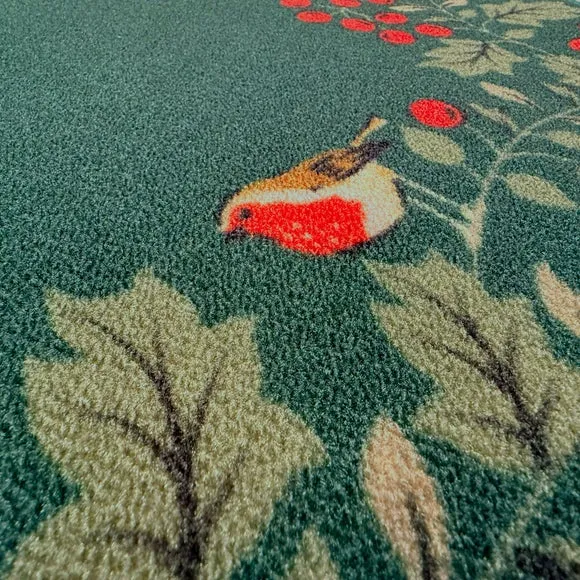 Holly Wreath Washable Round Rug 2