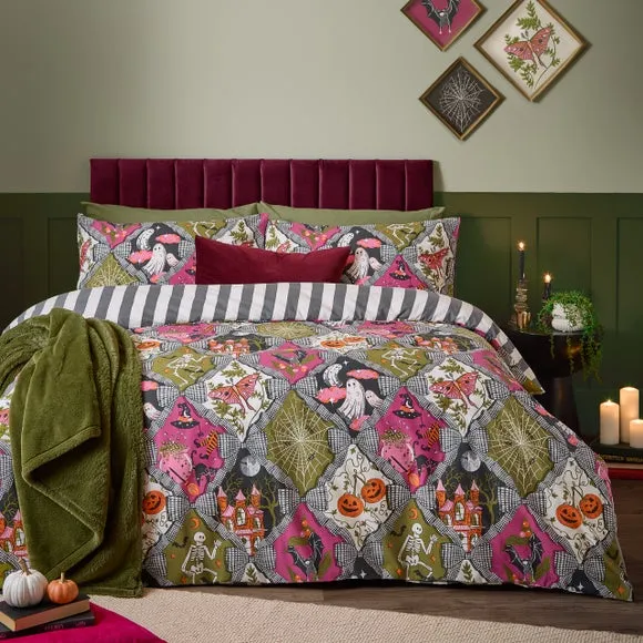 furn. Hallowquin Polycotton Duvet Cover & Pillowcase Set 1