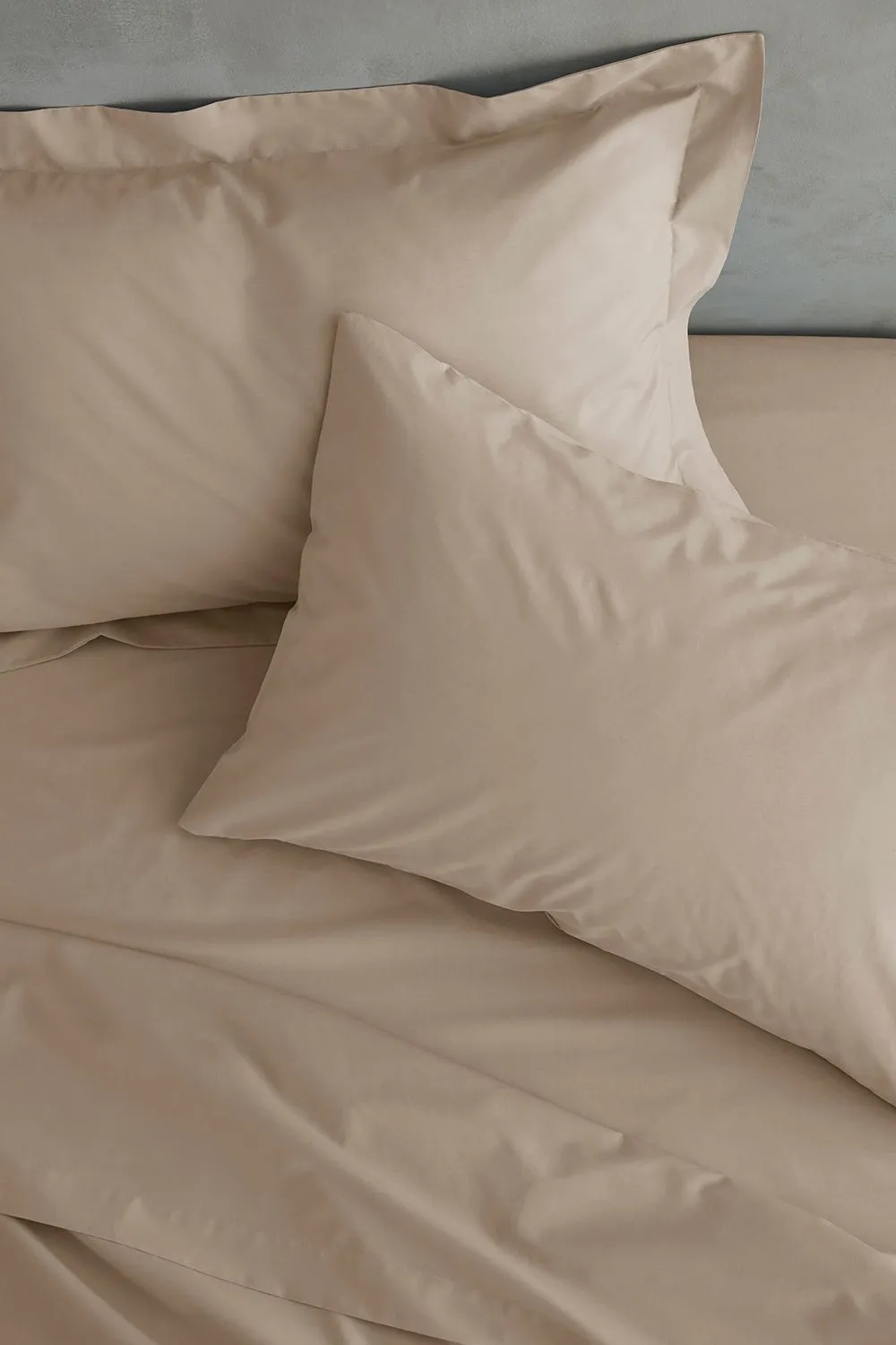 Catherine Lansfield 'Easy Iron Percale' Combed Polycotton 35cm Depth Sheet in Natural 3