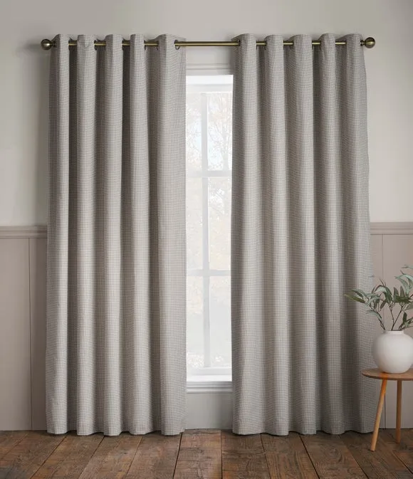 Sydney Gingham Polycotton Blackout Eyelet Curtains 2