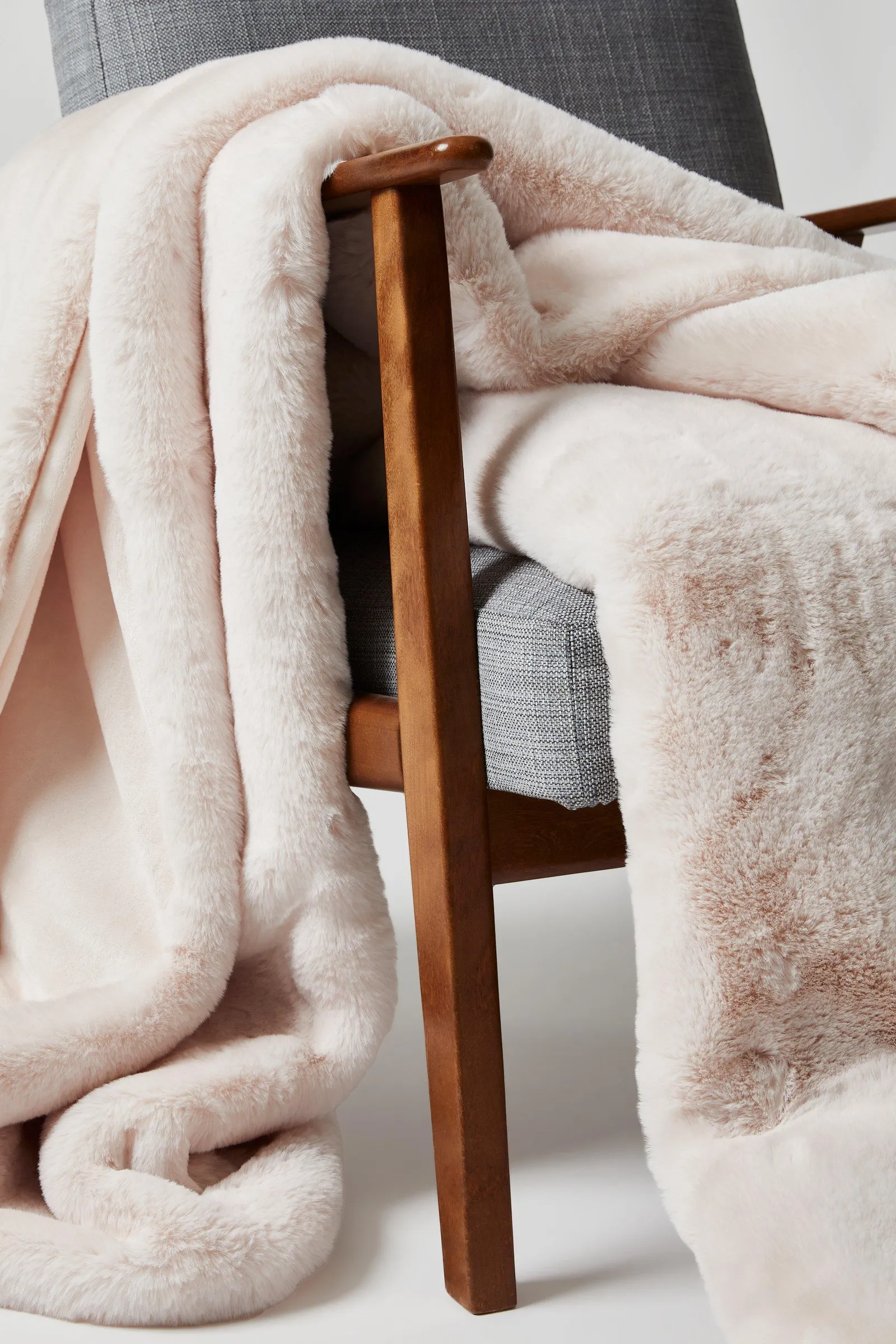 Luxe Faux Fur Throw
