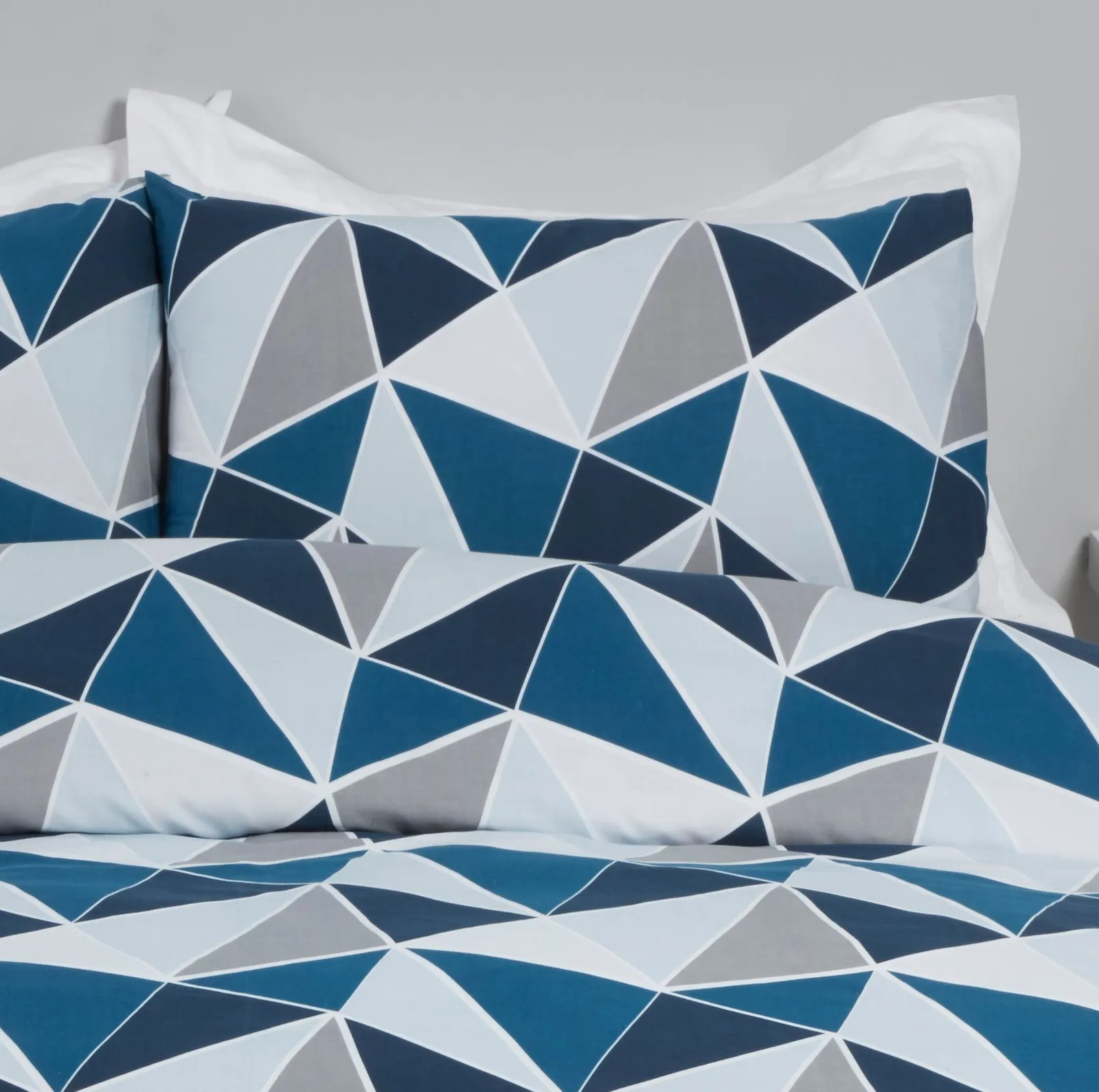 Rapport Home Leo Polycotton Duvet Cover Set With Pillowcase in Navy 2