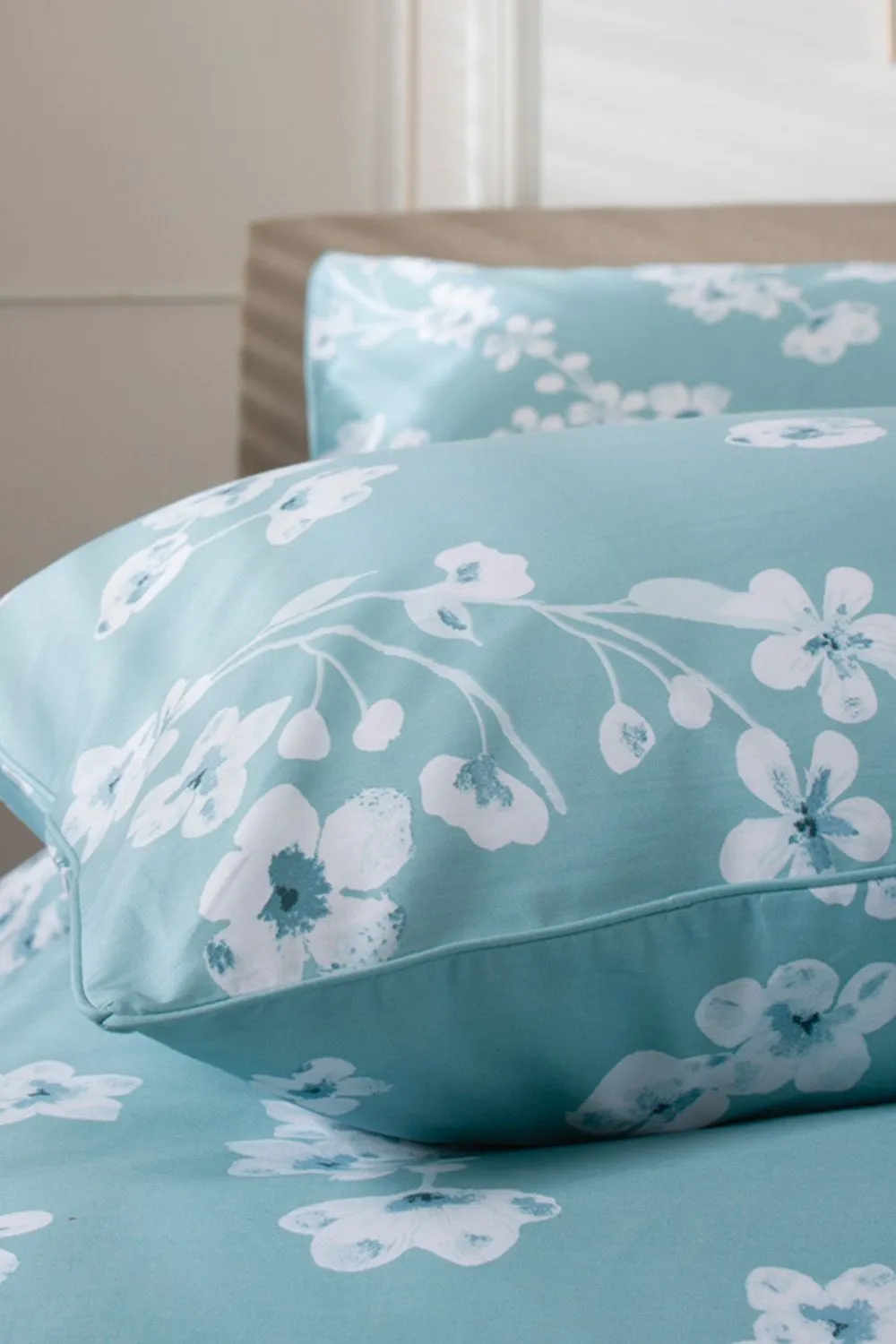 The Lyndon Company Petite Fleure Printed 100% Cotton Duvet Cover Set with Piped Edges in Duck Egg Blue 3