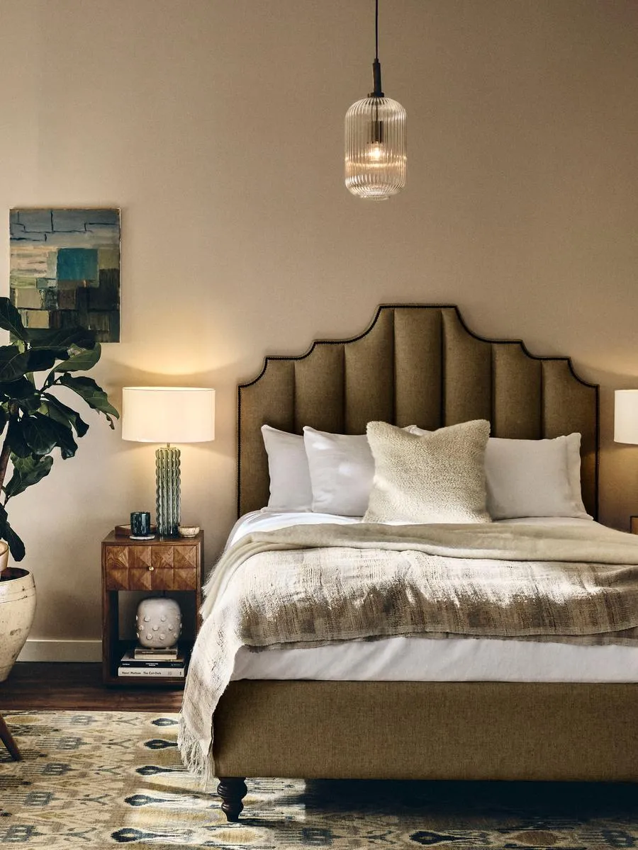 Gerrard Bed, Emperor, Linen, Olive