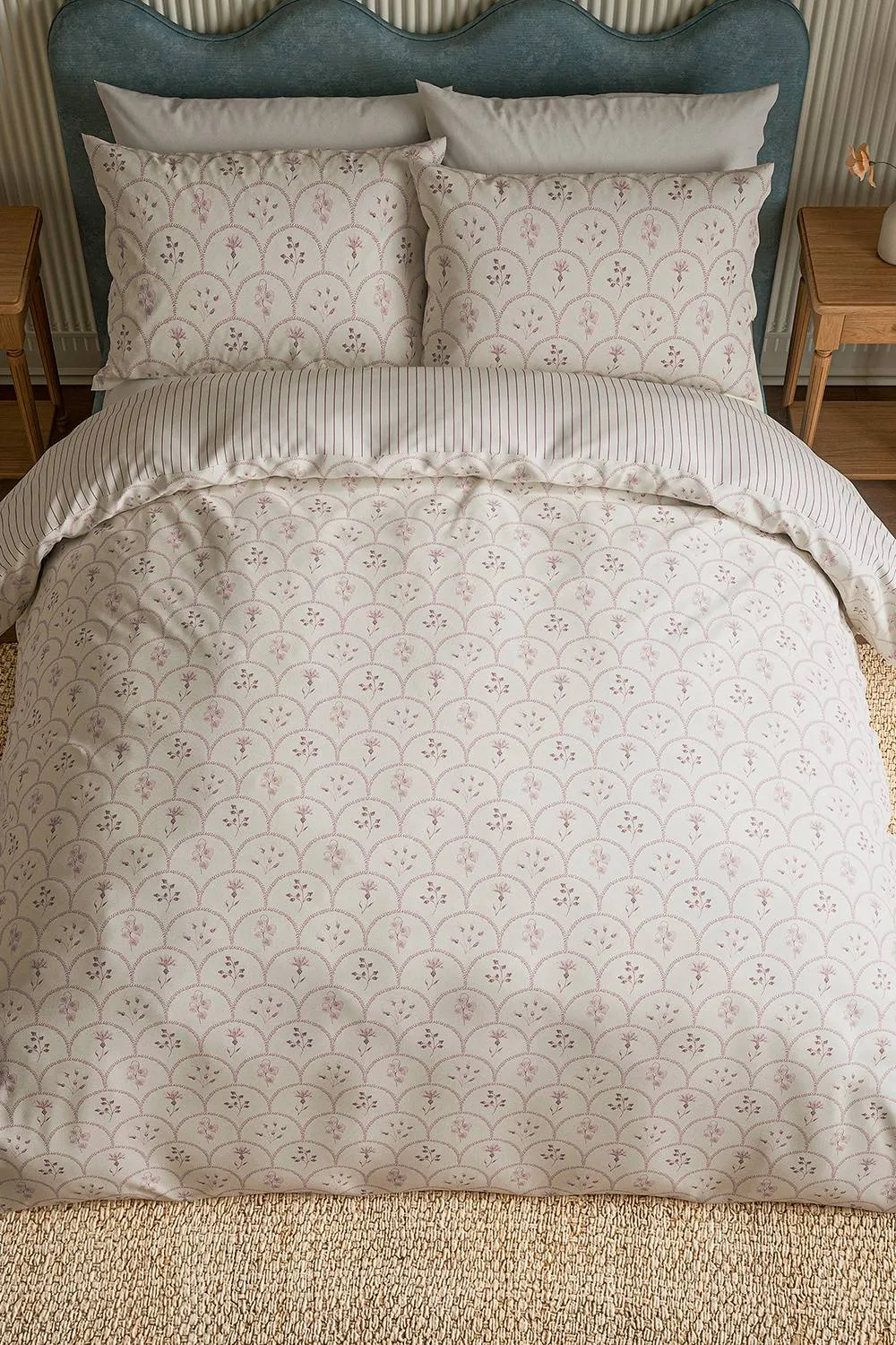 Sanderson 'Summer Scallop' Cotton Duvet Cover Set in Lavender 4