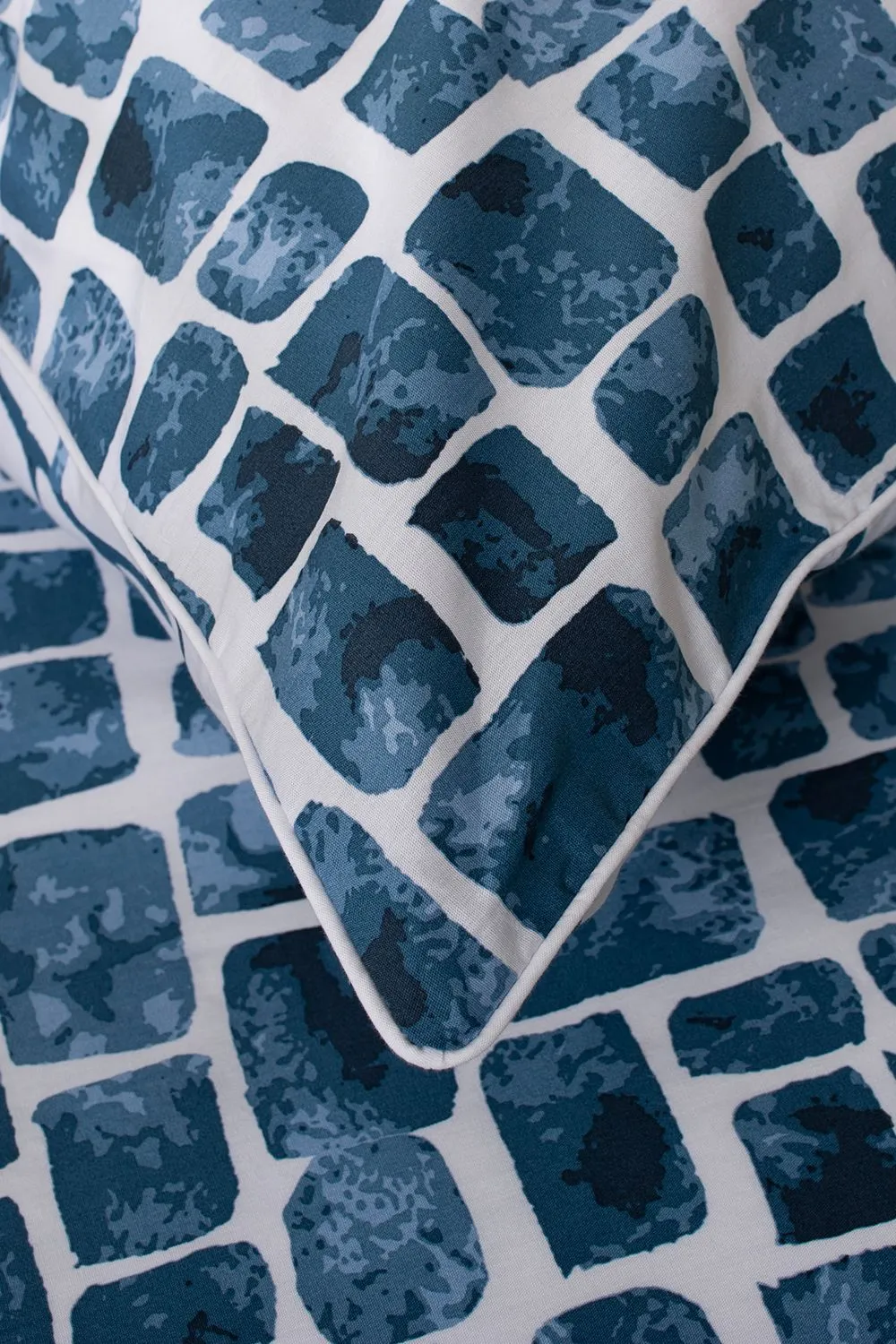 The Lyndon Company Tulle Extrasoft 100% Cotton Breathable Duvet Cover Set in Navy 5