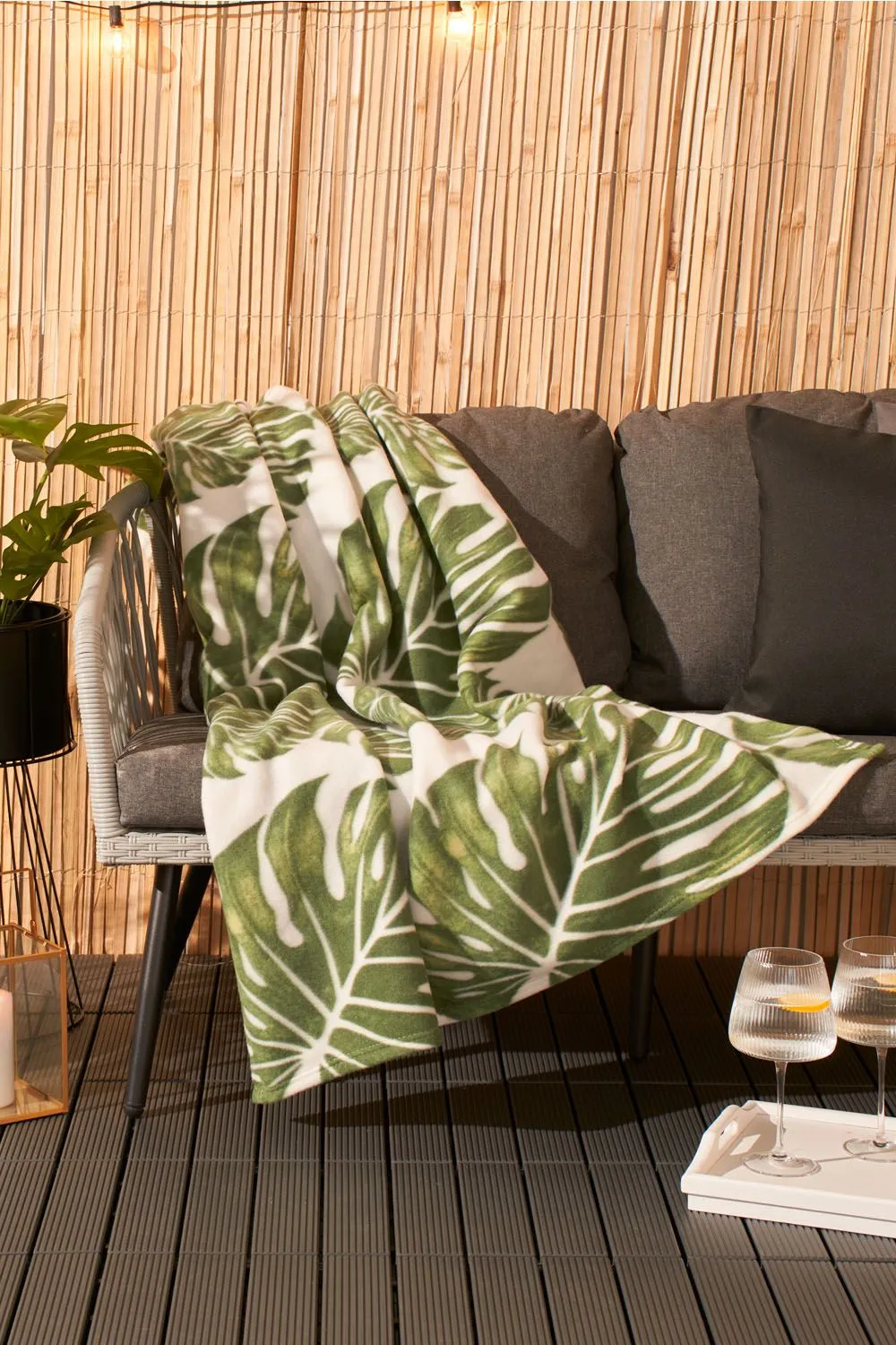 OHS Tropical Leaf Print Polar Fleece Throw in Green