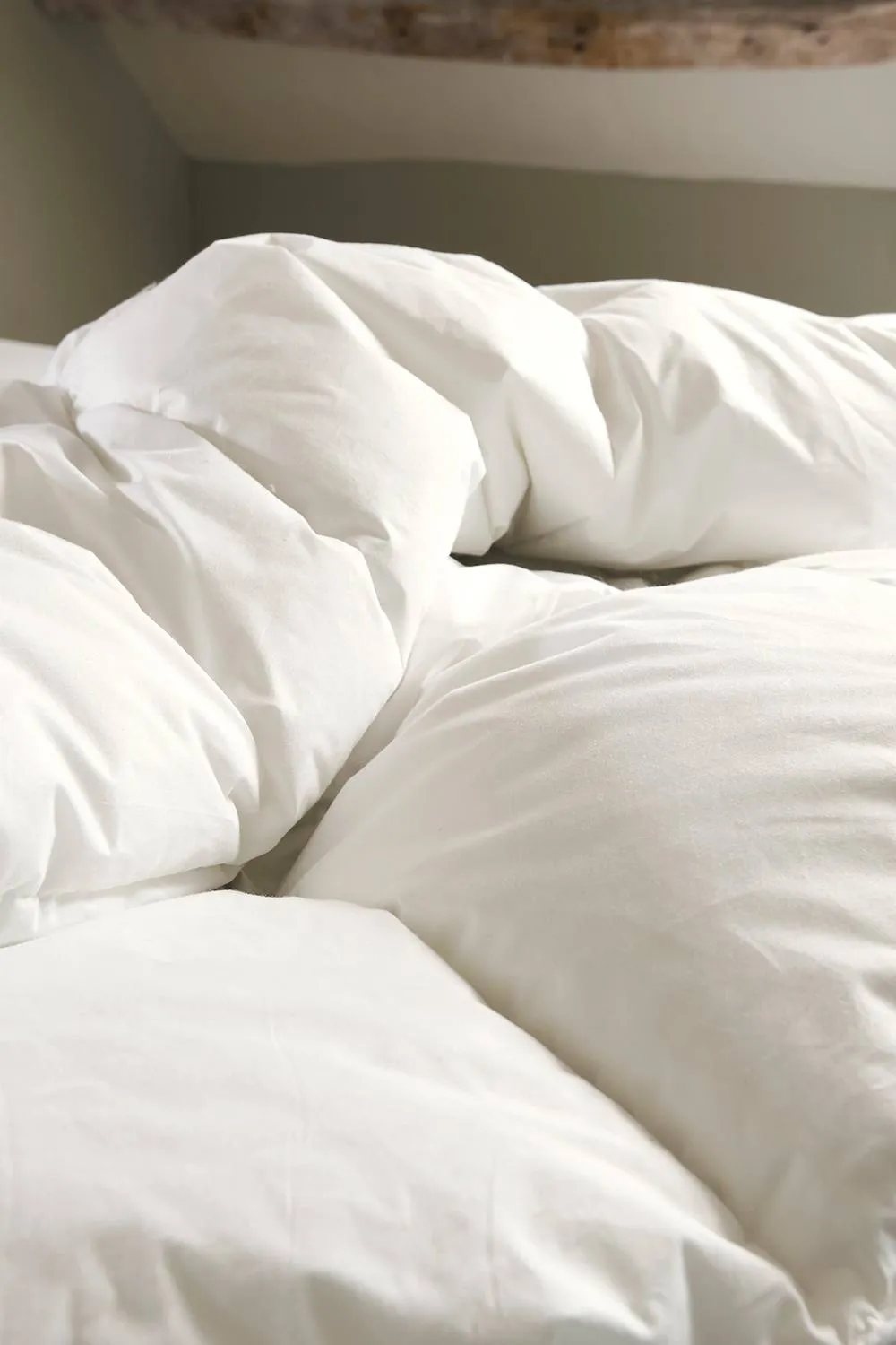 CHRISTY Classic Filled Non-Feather Winter 13.5 Tog Duvet in White 4