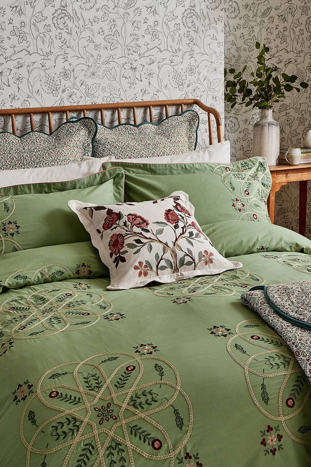 Morris & Co 'Brophy Embroidery Cotton' Duvet Cover Set in Green 2