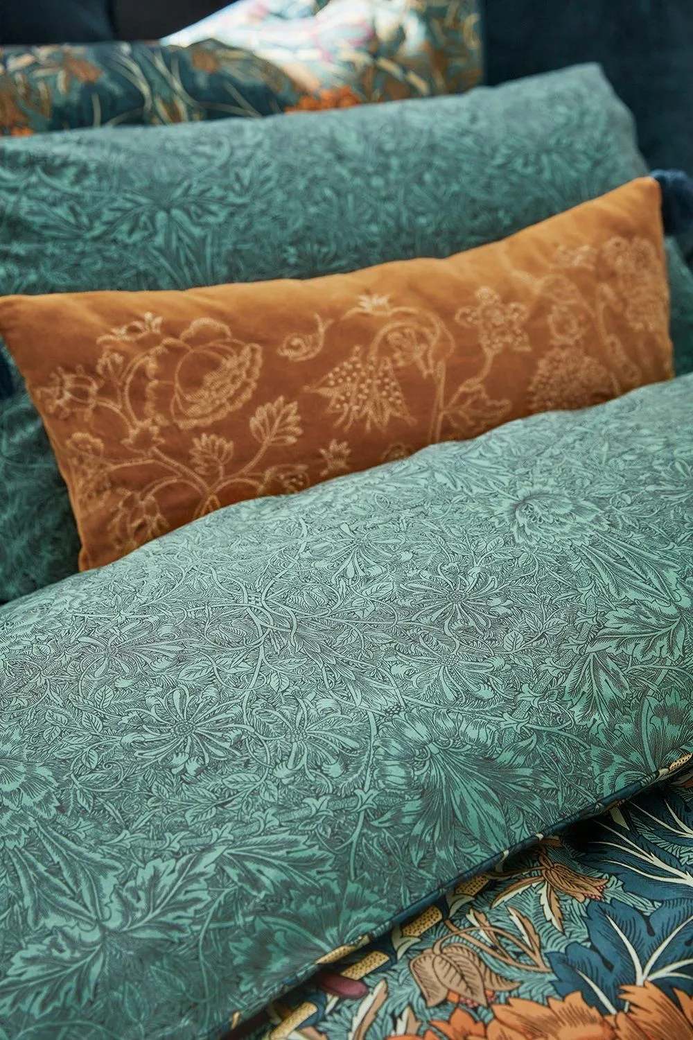 Morris & Co 'Honeysuckle & Tulip' Duvet Cover in Teal 4