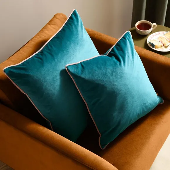 Furn. Square Cushion 5