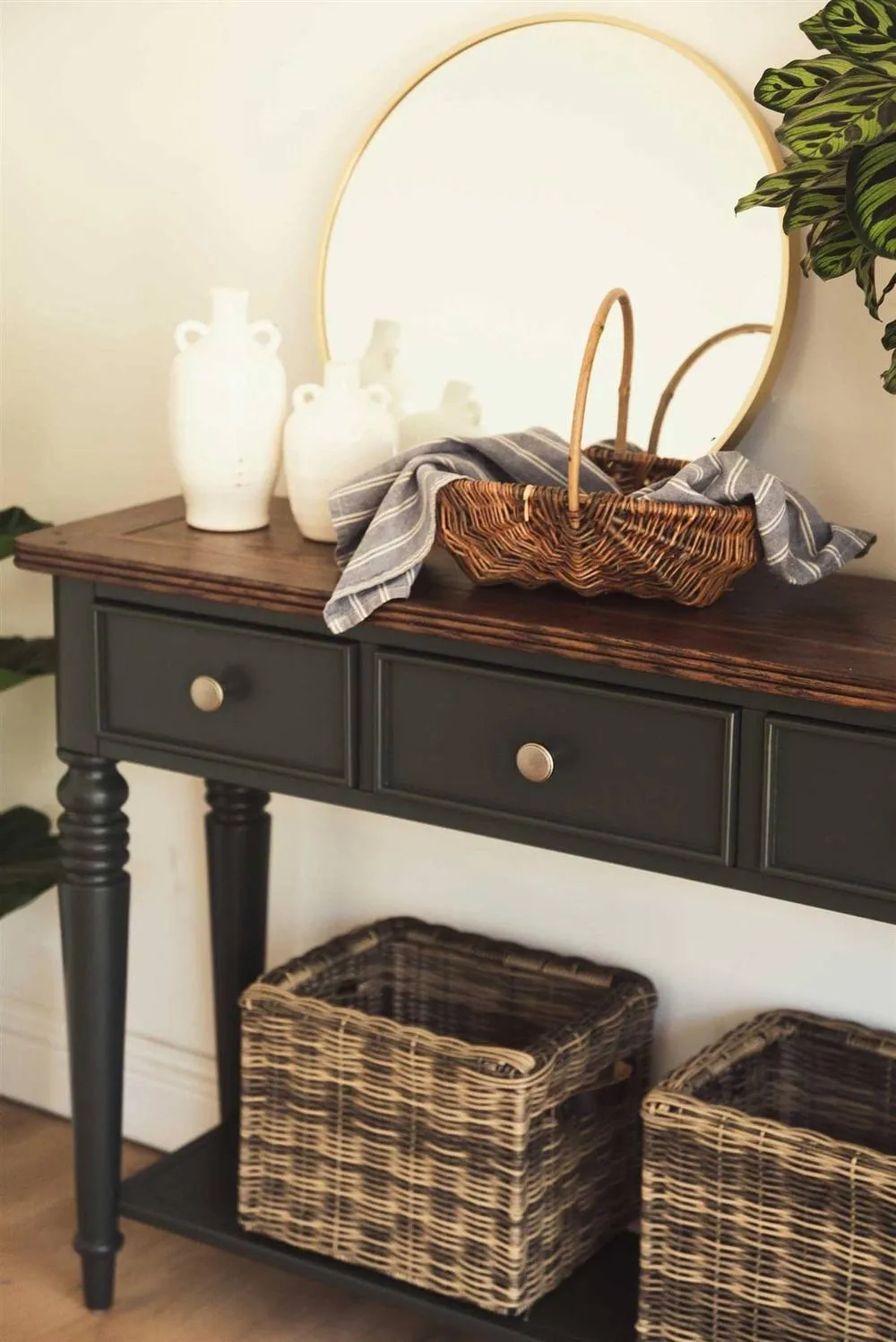 Statement Furniture Queensbury Console Table with Oak Top in Bottle Green 2