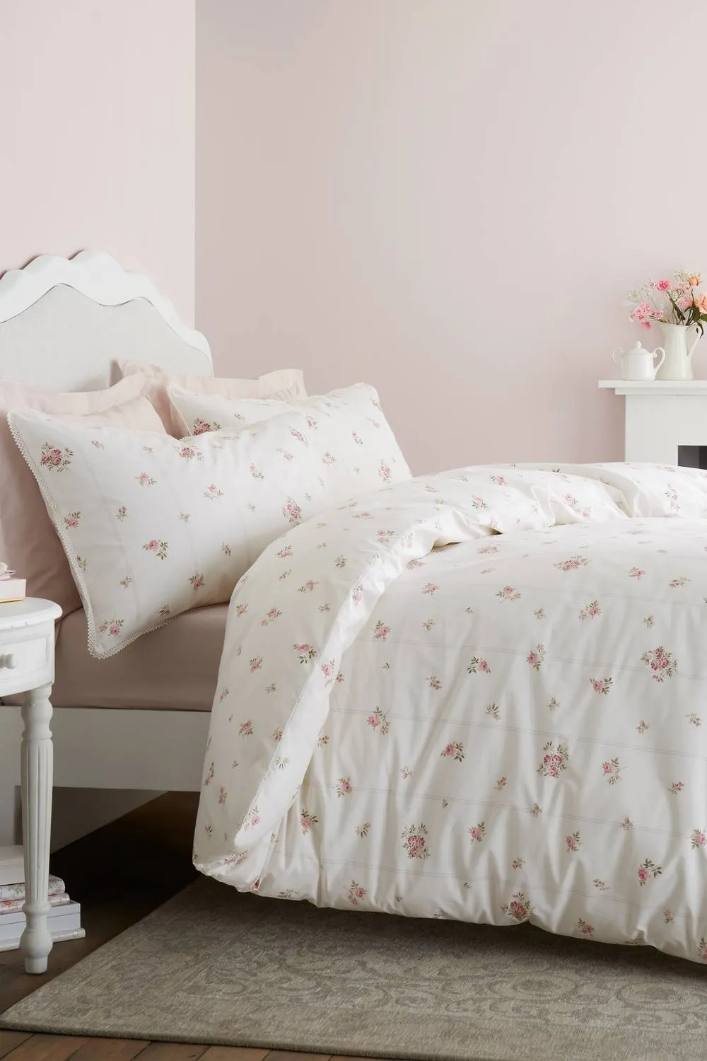 Bianca 'Vintage Rosebud Lace' 200 TC Cotton Reversible Duvet Cover Set in Cream
