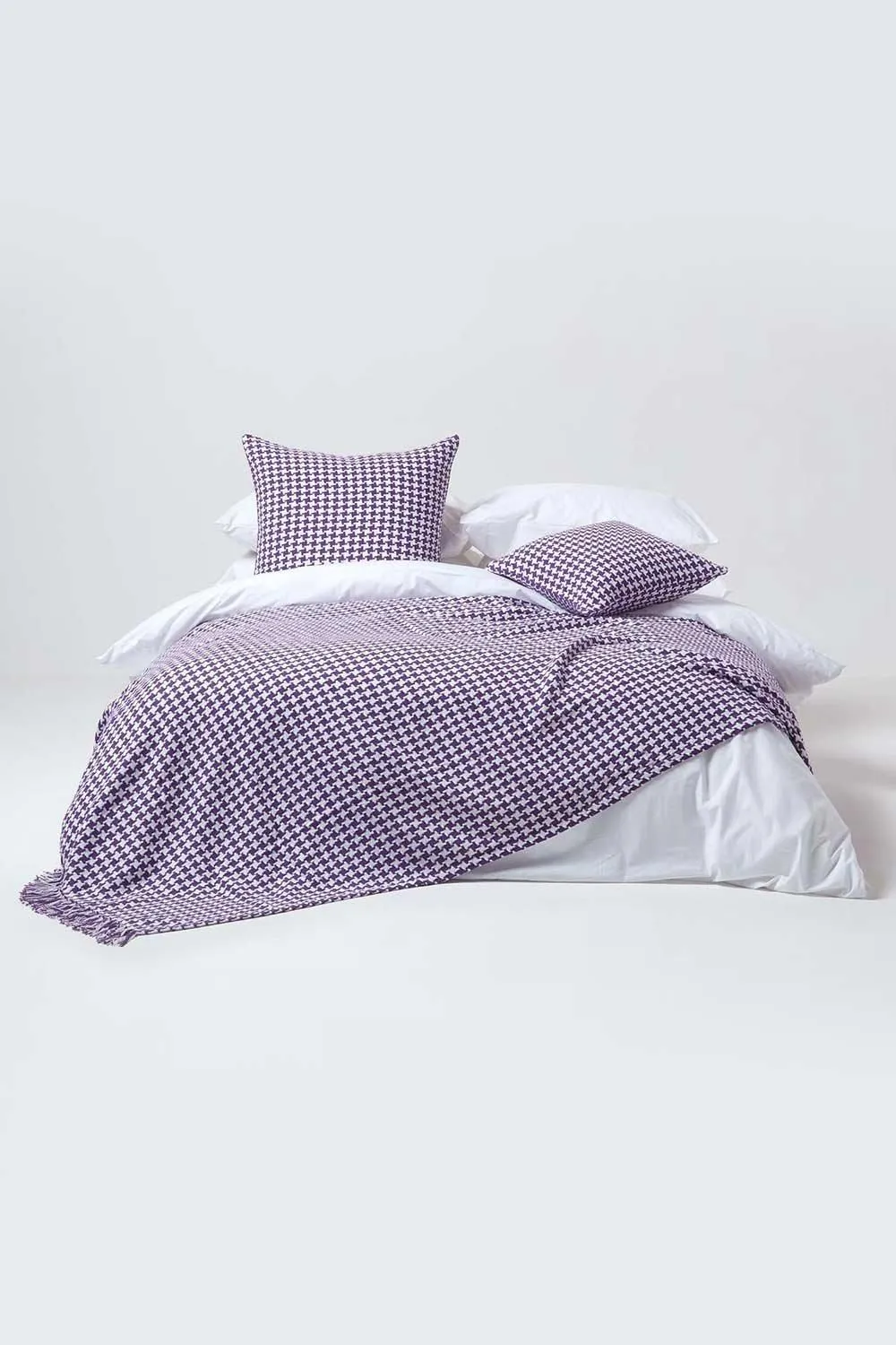 Homescapes Houndstooth 100% Cotton Cushion Cover in Purple 4