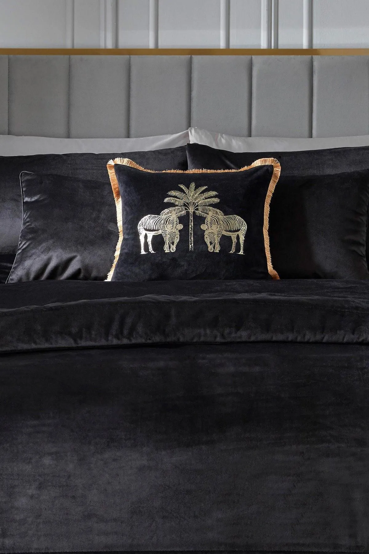 Laurence Llewelyn-Bowen 'Chic' Luxury Soft Velvet Frame Stitched Warm & Cosy Bedspread in Black 4