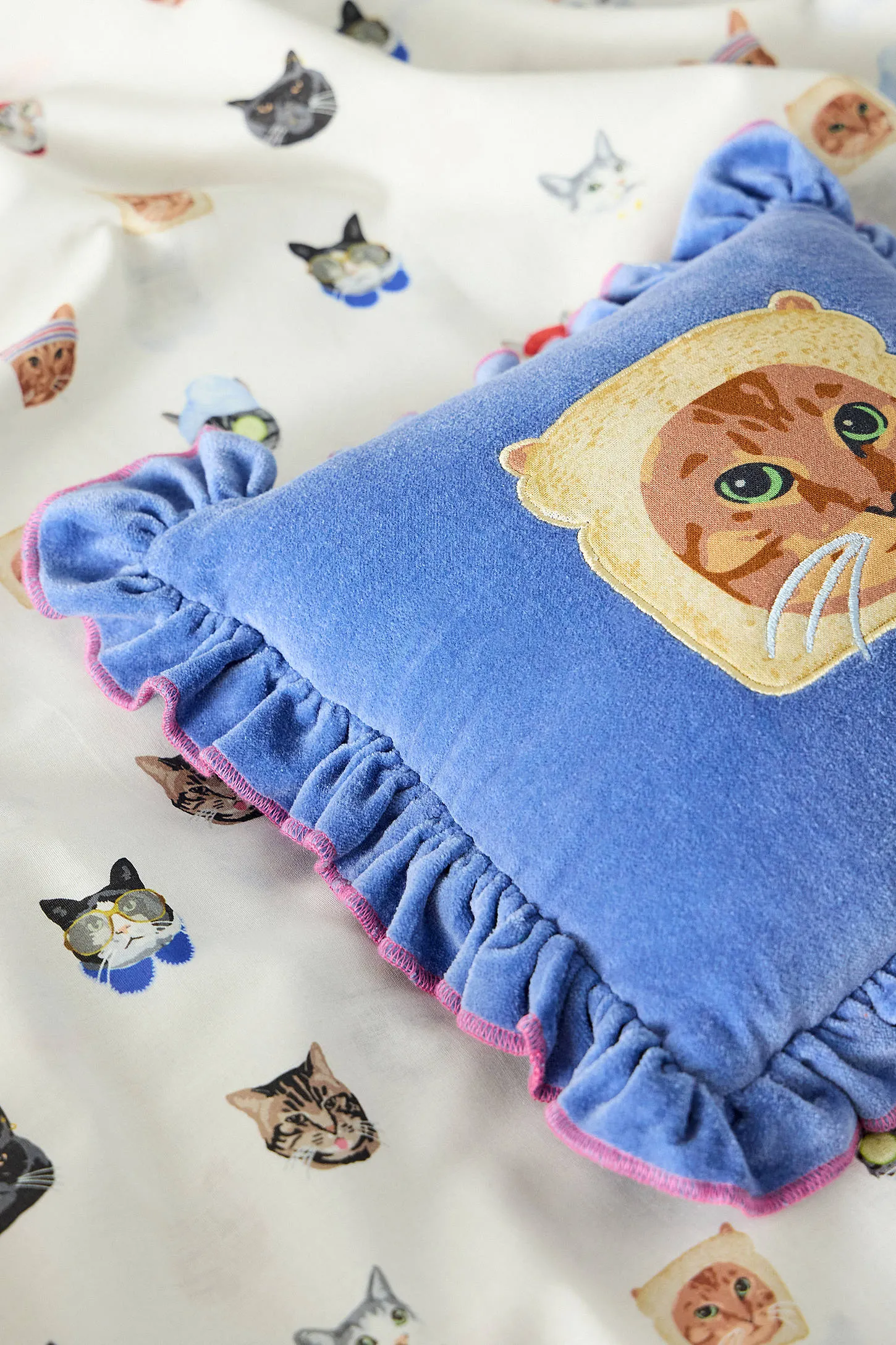 Bread Kitty Mini Cushion - Green 2