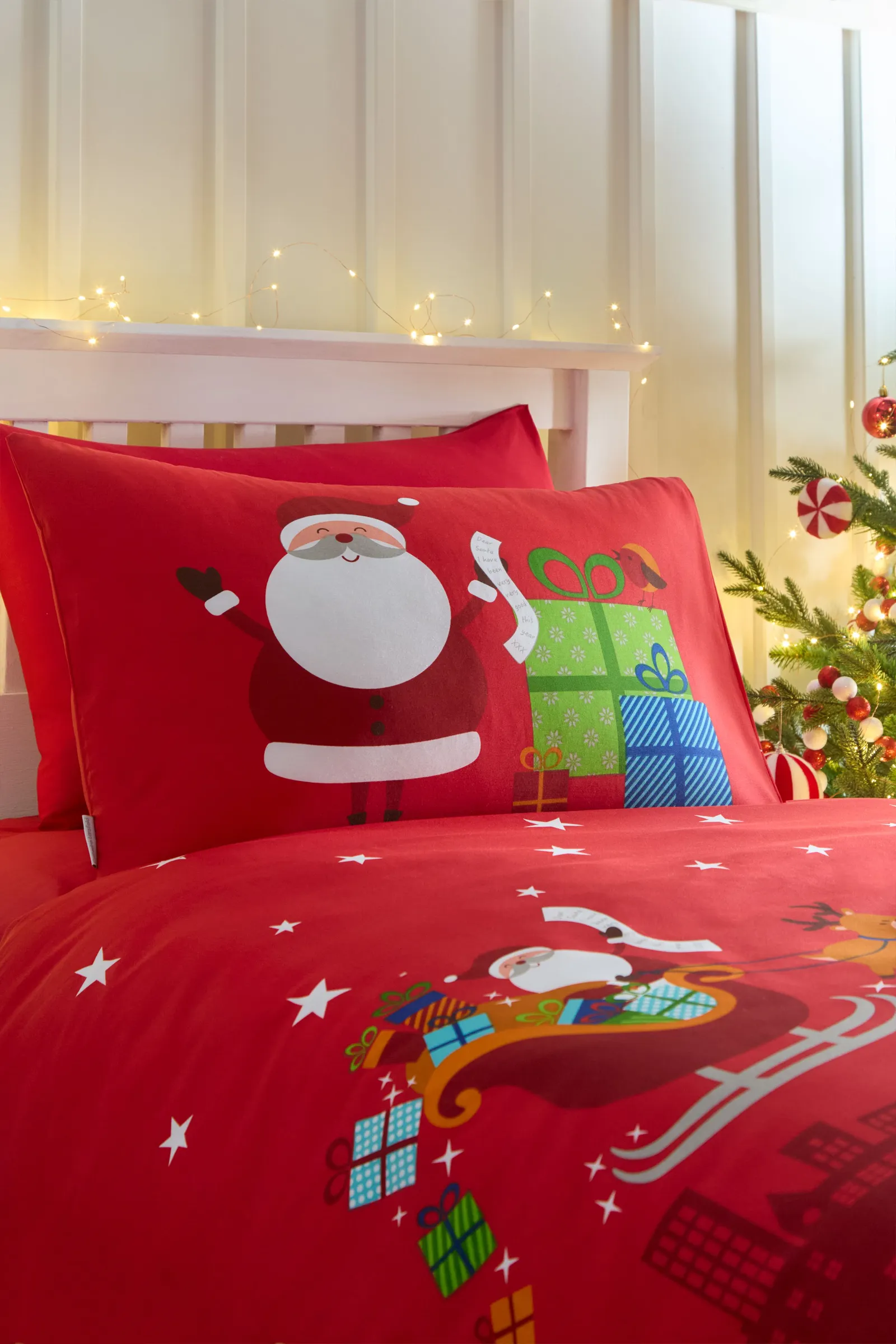 Catherine Lansfield Santa's Christmas Presents Duvet Cover Set in Red 3
