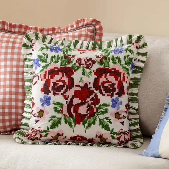 Furn. Feeoni Ruffle Square Cushion