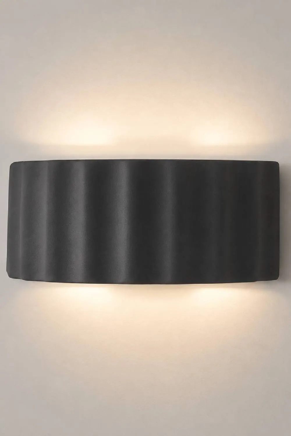 ValueLights Pablo Curved Ribbed Ceramic Flush Wall Sconce Light in Navy 3