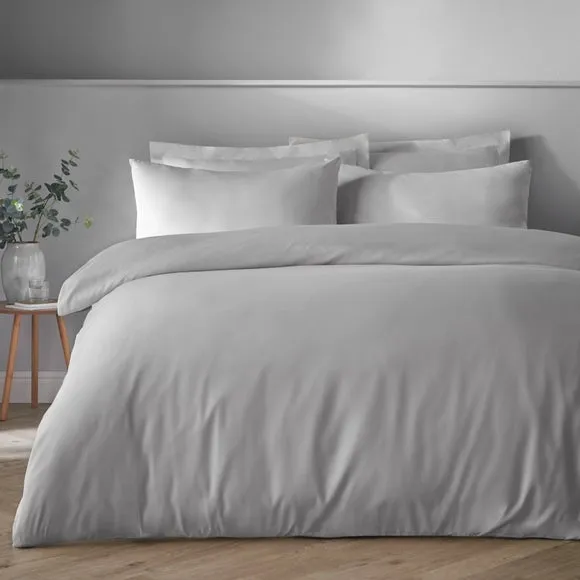 Super Soft Microfibre Plain Duvet Cover and Pillowcase Set 1