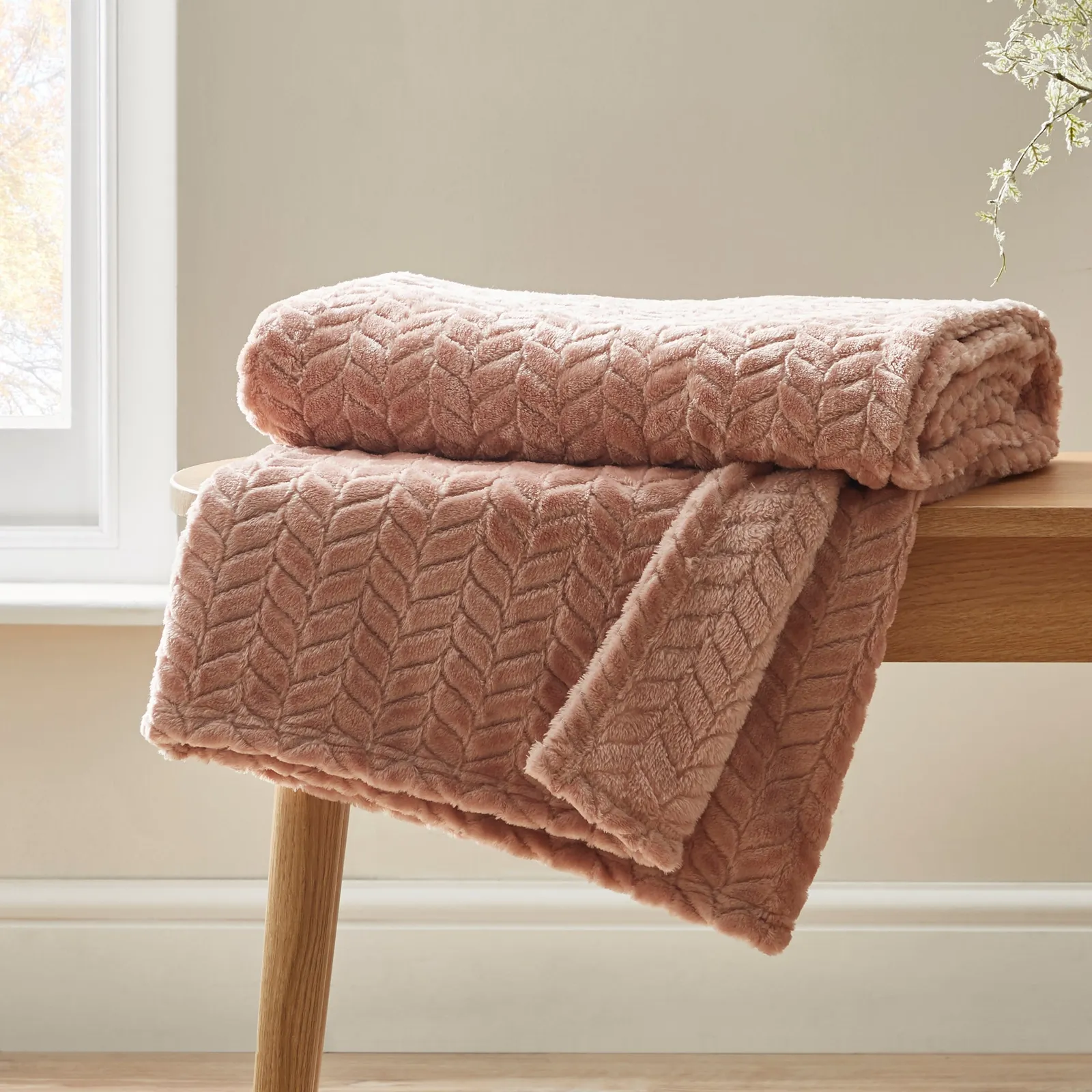 Amelia 200cm x 200cm Throw Pink