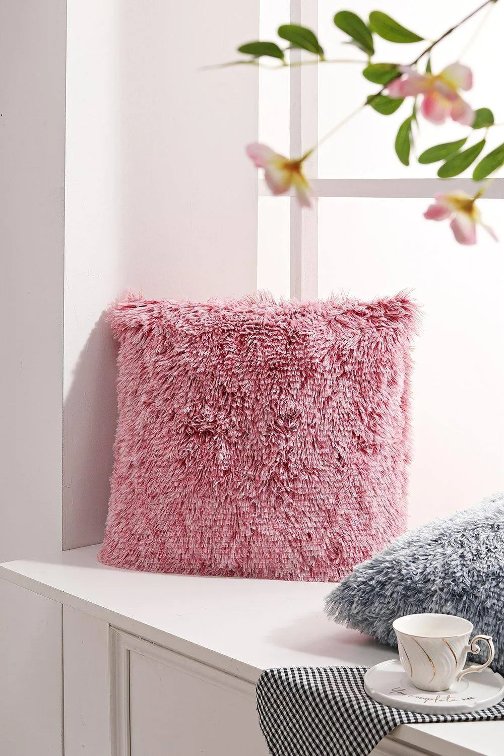 H&O Direct 45*45CM Square Tie-Dye Long Plush Throw Pillow Sofa Decor Pillow in Pink